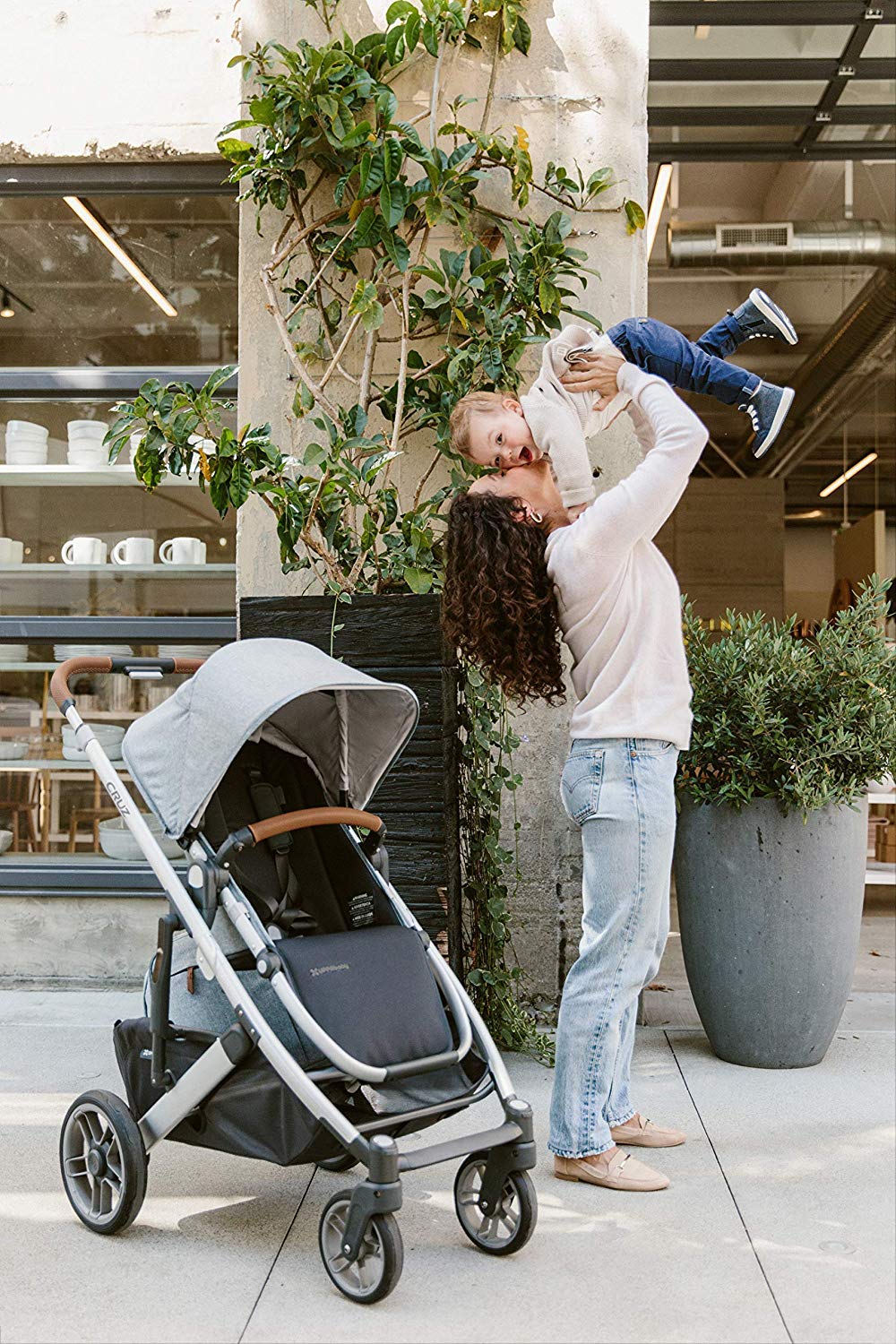 Cochecito UPPAbaby Cruz V2 Gregory melange con sillín de cuero plateado