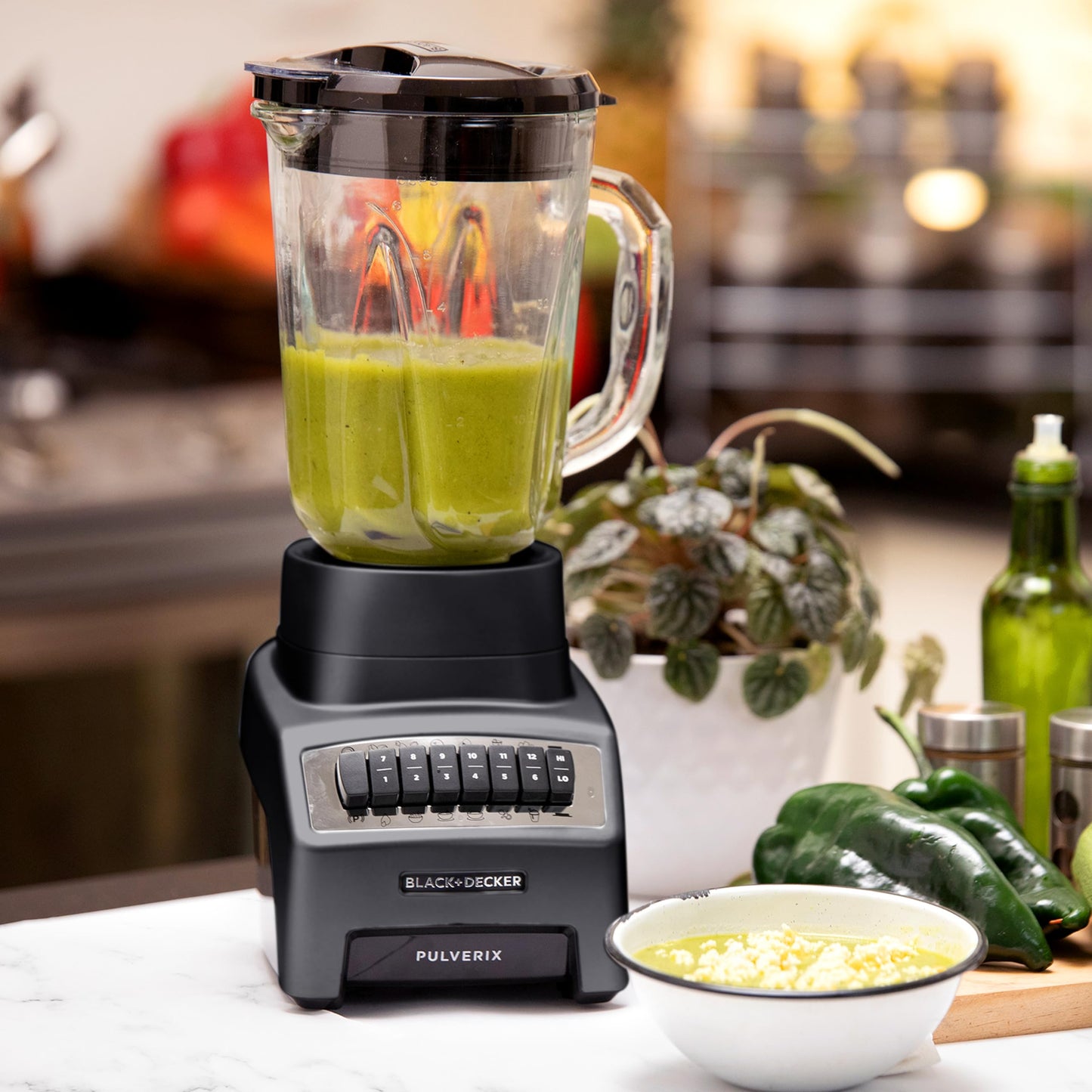 BLACK+DECKER Licuadora Pulverix, 12 Velocidades 6 Cuchillas Poderosas, Incluye Vaso Personal de Tritán de 500ml con Tapa, Jarra de Vidrio 1.5Lts, BL1140MB-MX