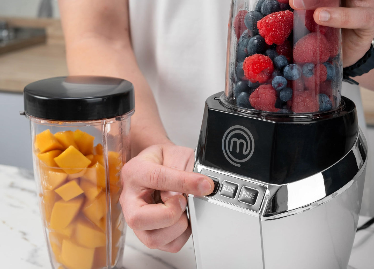 Procesador de Alimentos y Licuadora Nutri-Blender MasterChef Acero Inoxidable Alta Calidad Potente Motor 1000W Capacidad 700 ml Mezclas Eficientes