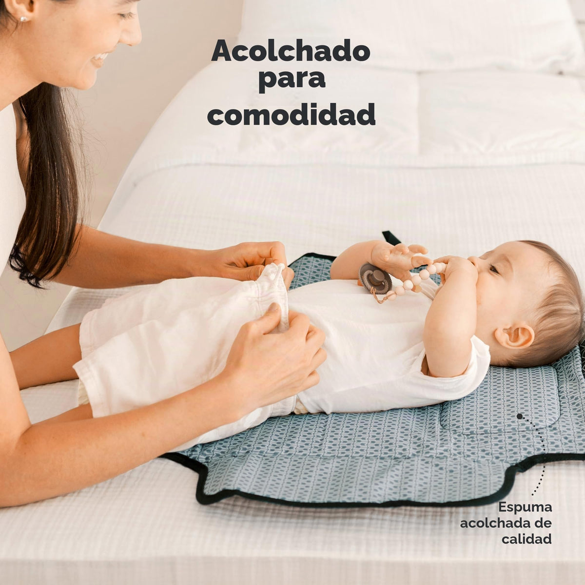 KeaBabies Cambiador portátil de pañales – Cambiador de viaje impermeable para bebé, plegable para pañales de bebé, pañal desmontable para la estación de cambio de pañales, tapete para cambio de pañales (Geo