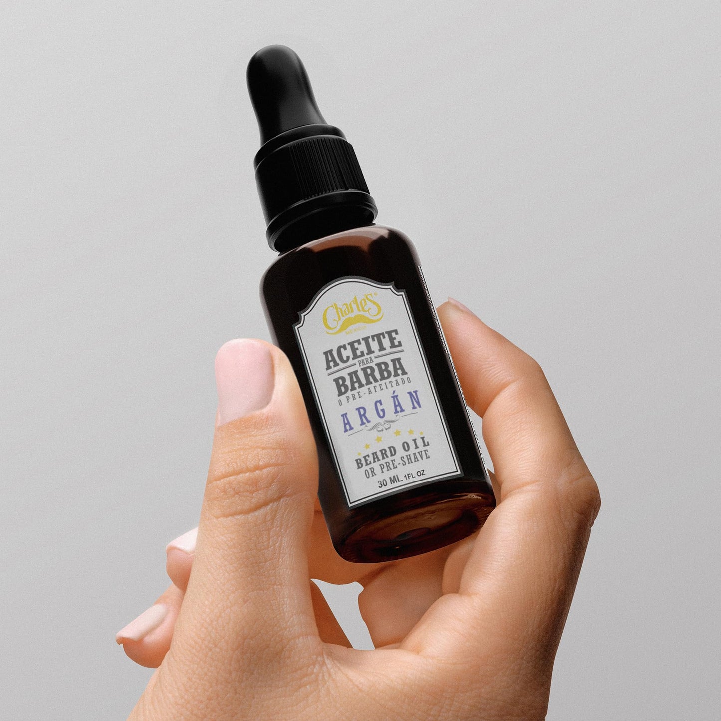 Charle's - Aceite Premium Hidratante Para Barba y Bigote con Argán | 30ml | Fácil Absorción - Elaborado con Ingredientes Naturales - Aceite de Jojoba - Aceite de Romero - Beard Oil - Ayuda a prevenir la irritación antes del afeitado