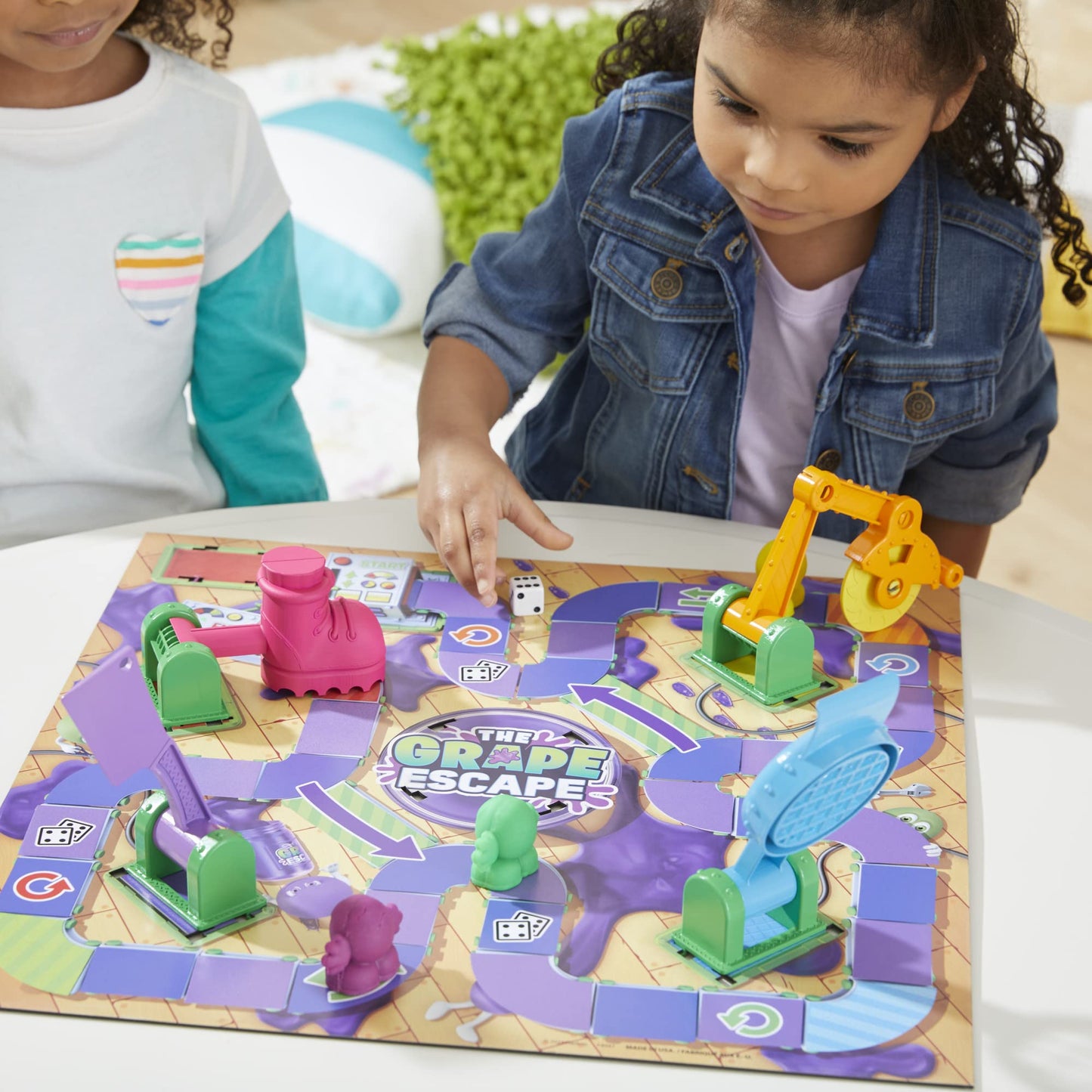 Hasbro Gaming Grape Escape - Juego de Mesa para niños a Partir de 5 años, Divertido Juego Familiar con Compuesto de Modelado