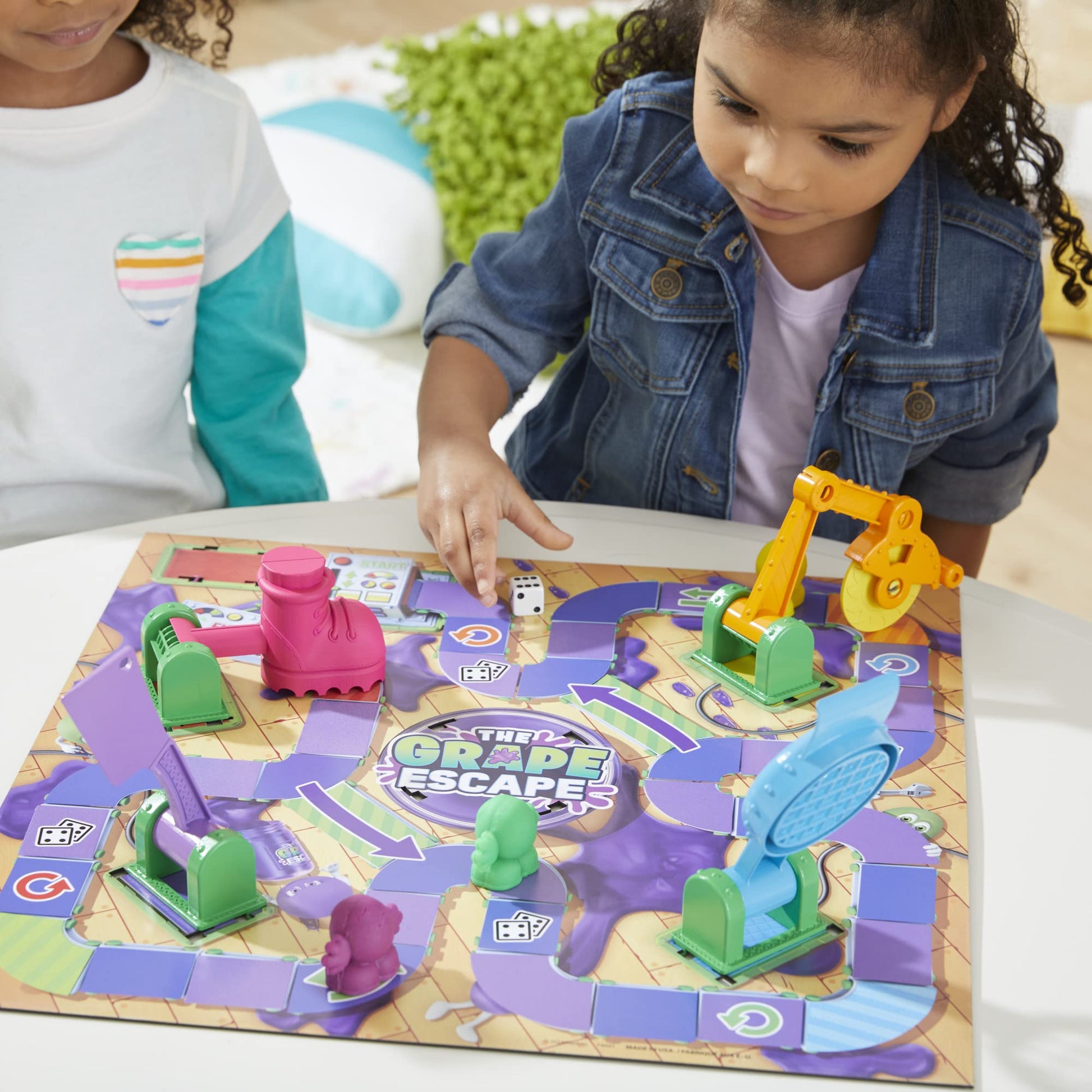 Hasbro Gaming Grape Escape - Juego de Mesa para niños a Partir de 5 años, Divertido Juego Familiar con Compuesto de Modelado