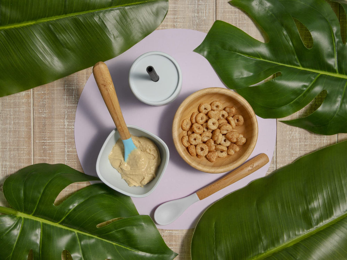 Avanchy - Juego de cuencos de silicona para bebés y niños pequeños para alimentar alimentos, 4 onzas, color blanco