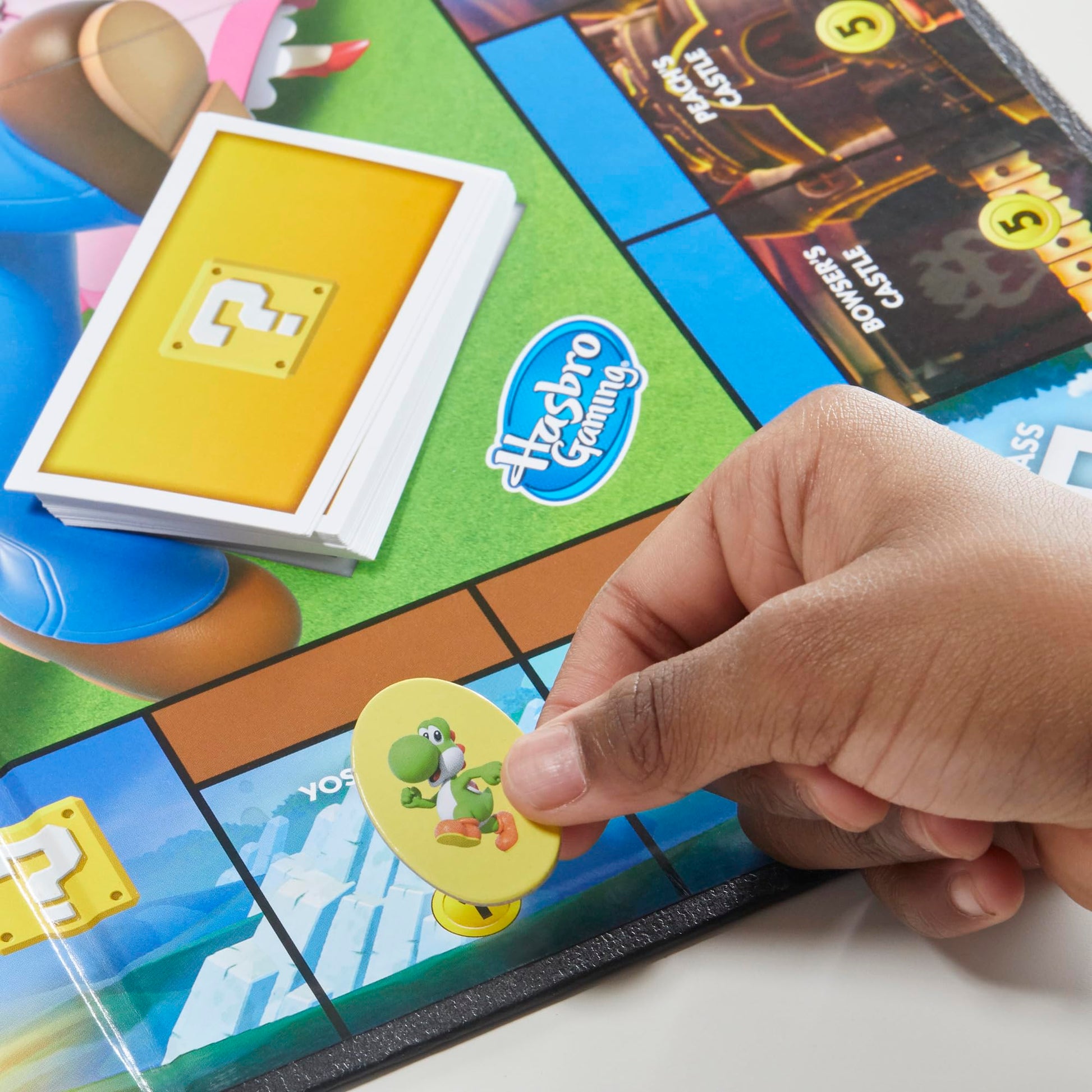 Hasbro Gaming Monopoly Junior: Super Mario Juego de Mesa con 1 Tablero, 2 Dados, Accesorios e instructivo para 2 a 4 Jugadores a Partir de los 5 años
