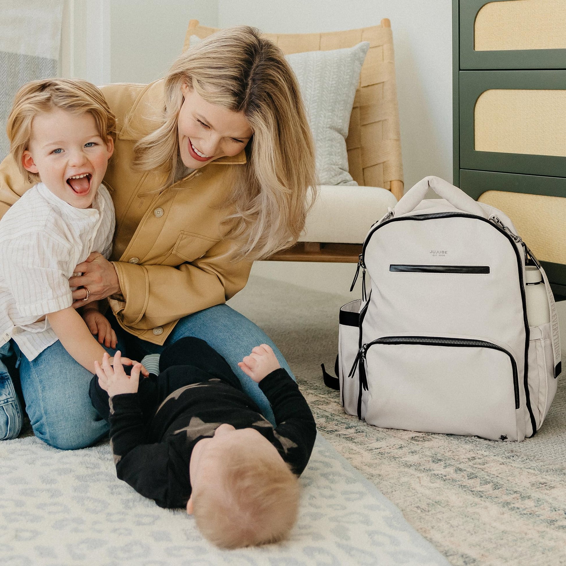 JuJuBe x Witney Carson - Mochila clásica para pañales con cambiador portátil, correas para carriola, mochila de viaje grande, biberones de transporte, pañales, nube, regalo para el día de la madre