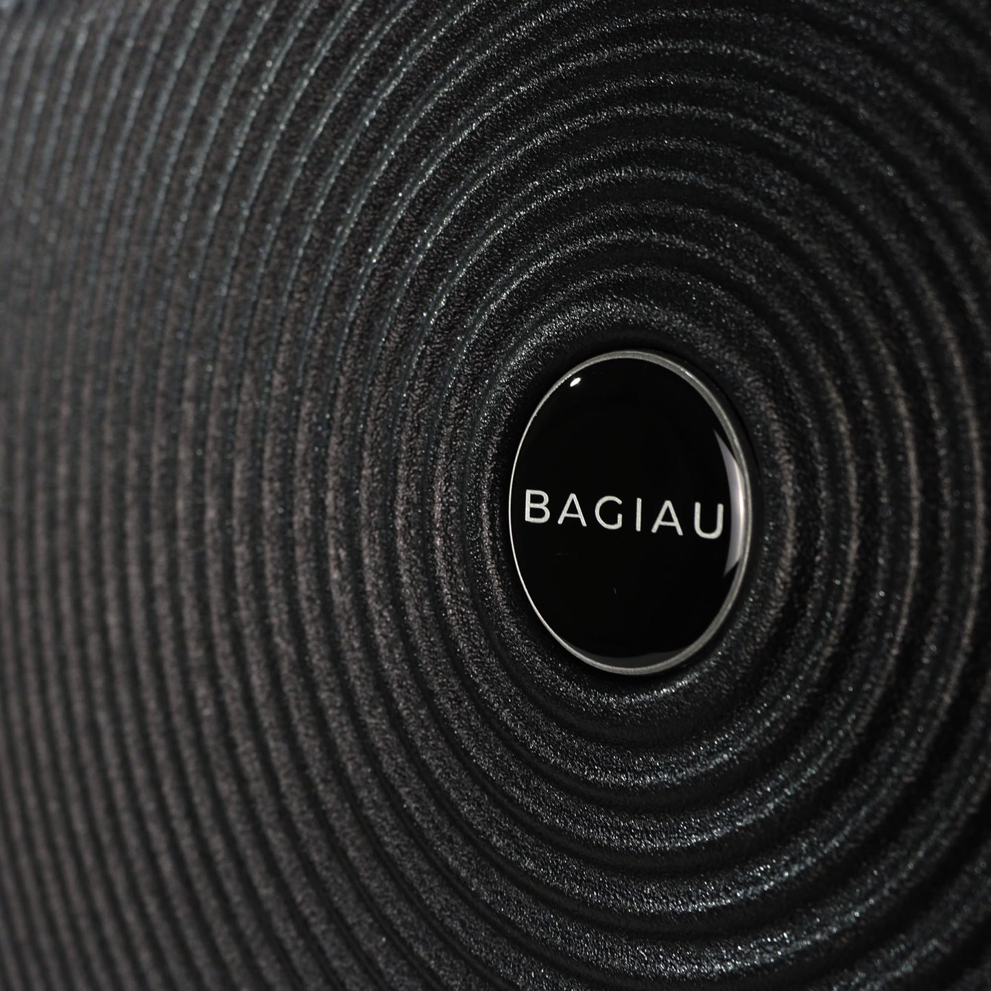 Bagiau Maleta de viaje carry on 20" rígida con 8 ruedas y candado integrado de color negro