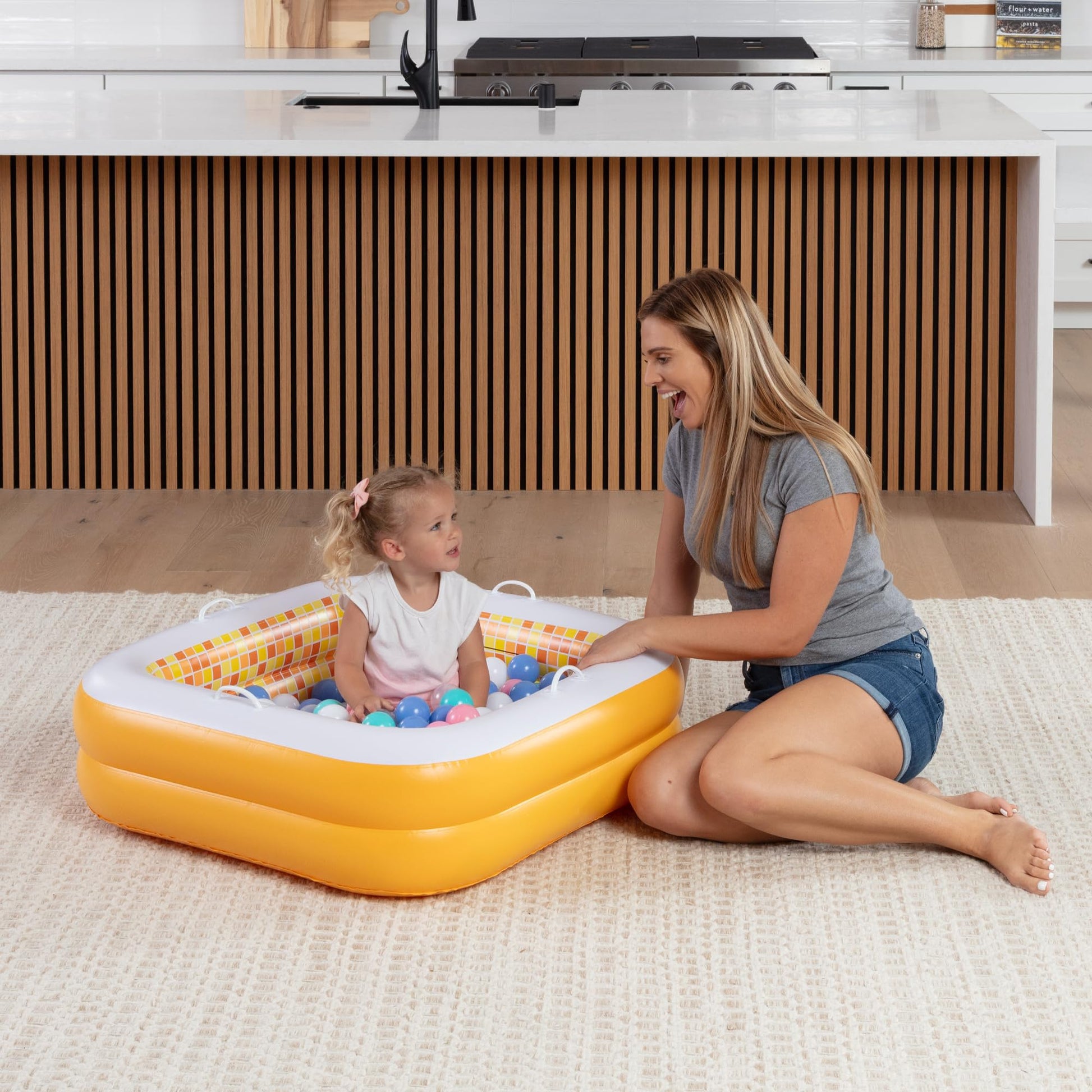 Piscina Inflable para Bebés y Niños Pequeños Segura para la Piel Pequeña Cuadrada con Piso Acolchado y Drenaje