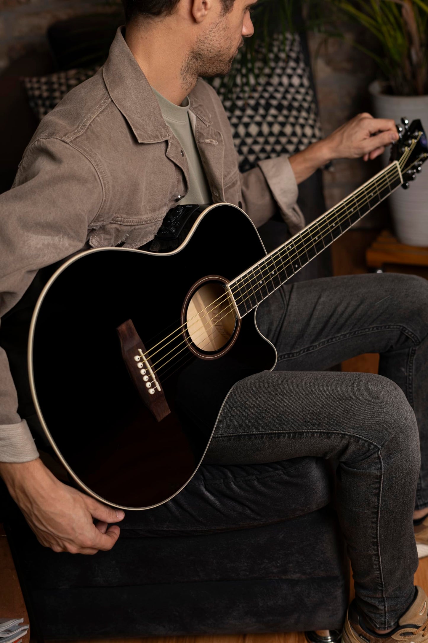 BAMBOO, Guitarra Electroacustica Negra Linden 40 - Incluye Funda - Guitarra Acustica con corte y equalizador para principiantes.