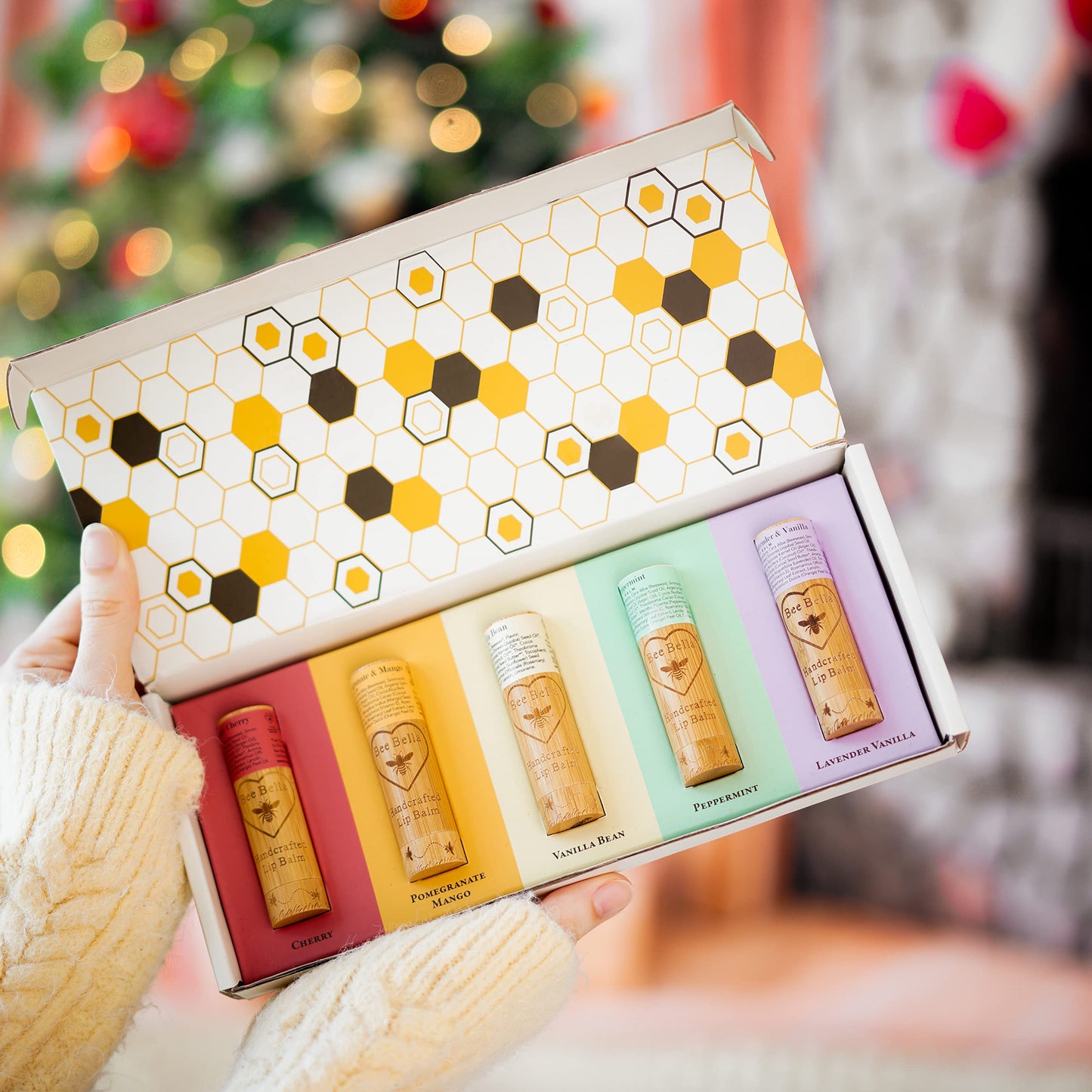 Bee Bella: bálsamos labiales – con cera de abejas, aceite de coco, aceite de jojoba, aceite de vitamina E, aceite de argán y más para labios suaves y lisos, humedad de larga duración, hecho a mano en los Estados Unidos (paquete variado, 5 unidades)
