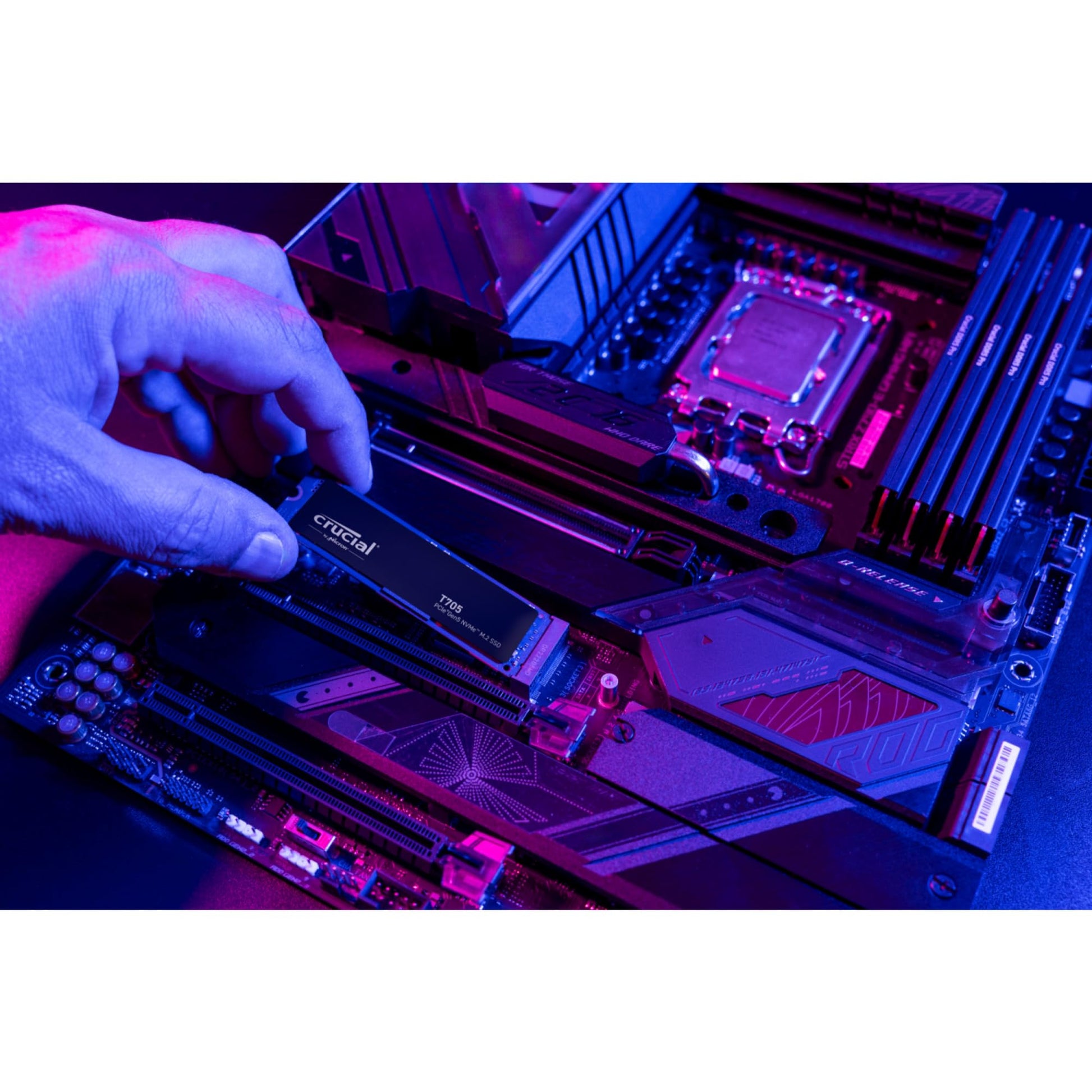 Crucial T705 2TB PCIe Gen5 NVMe M.2 SSD - hasta 14.500 MB/s - Listo para Juegos - Unidad Interna de Estado sólido (PC) - +1mo Adobe CC - CT2000T705SSD3