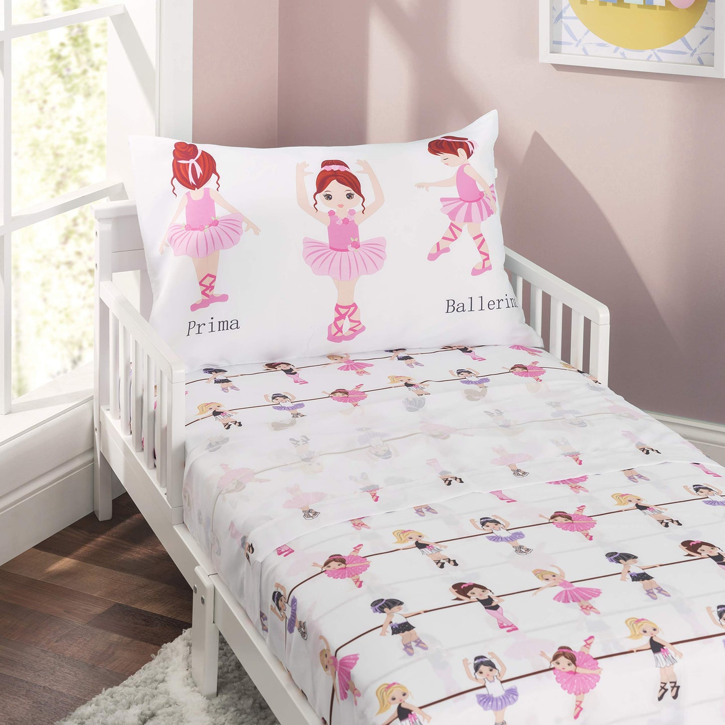 EVERYDAY KIDS Juego de ropa de cama de 4 piezas para niños pequeños - Born to Dance Ballerina - Incluye edredón, sábana plana, sábana ajustable y funda de almohada reversible
