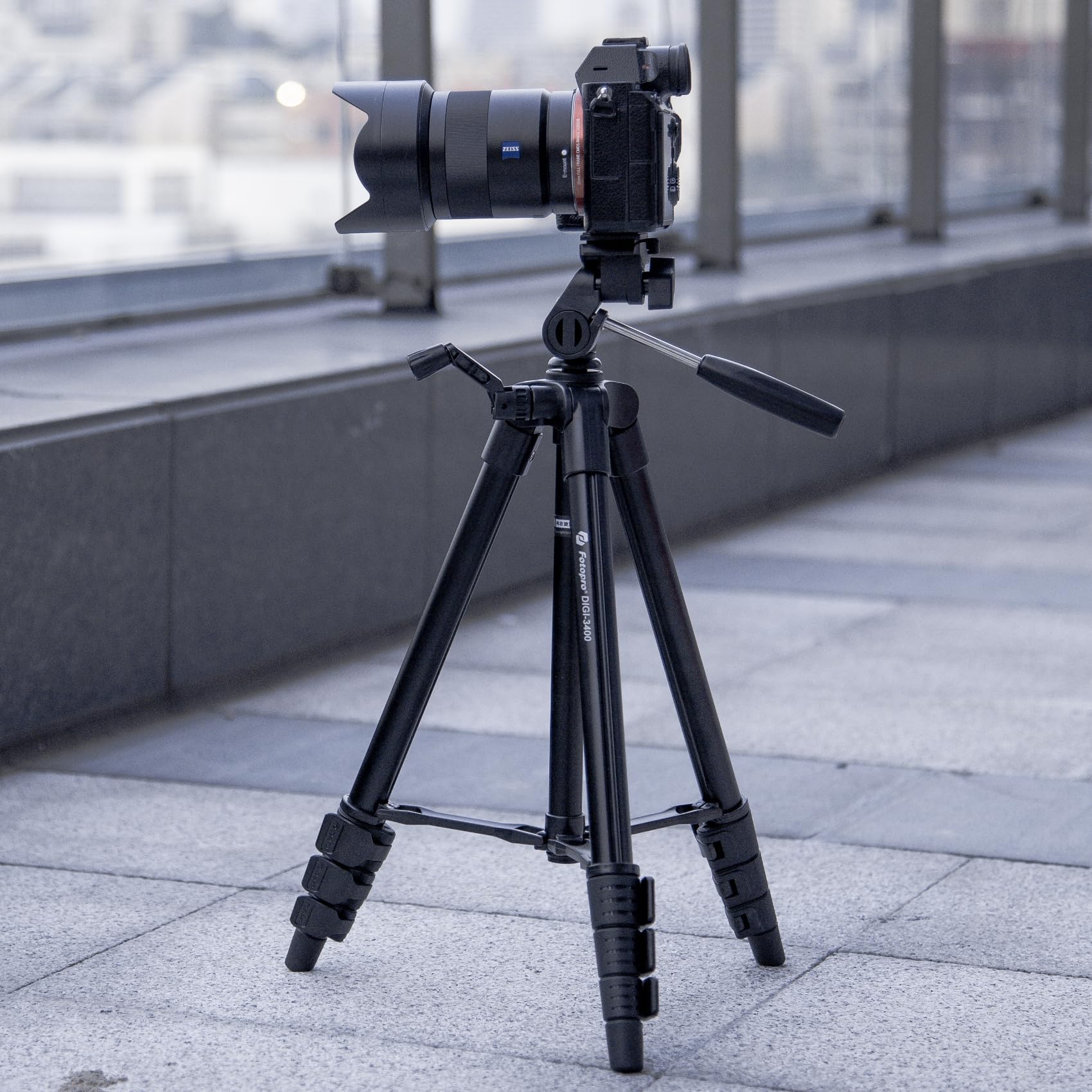 Fotopro Trípode de 120cm Ultraligero, Compacto para Viaje con Placa Rápida y Cabeza Panorámica. Trípode de Aluminio 0.5kg, Carga Máxima 2kg, Incluye Bolsa DIGI-3400