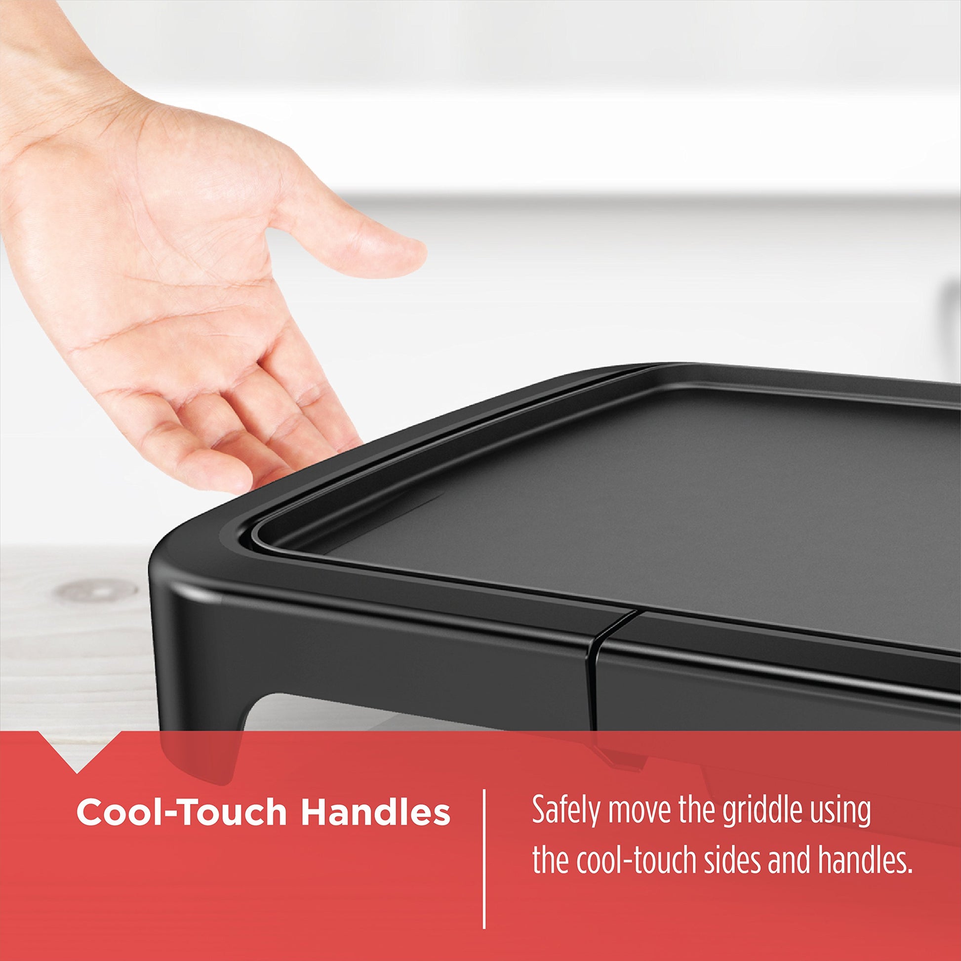 Plancha Eléctrica Black + Decker Negra con Recubrimiento Antiadherente y Canal para Grasa