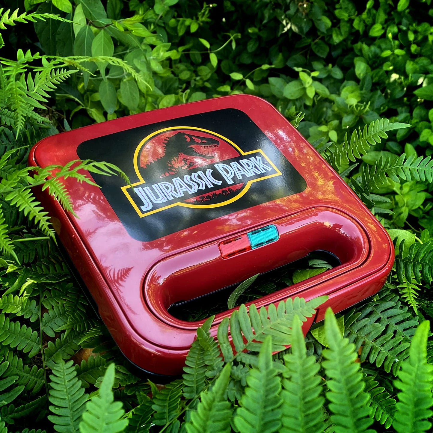 Máquina de Queso a la Parrilla Uncanny Brands Jurassic Park Verde Compacta para Interiores