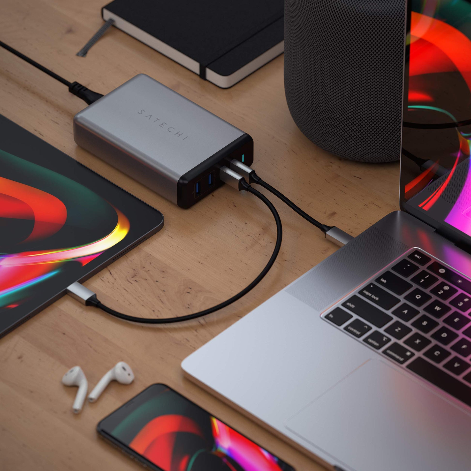 Cargador de Escritorio SATECHI USB-C PD 108W 4 Puertos para MacBook, iPad e iPhone