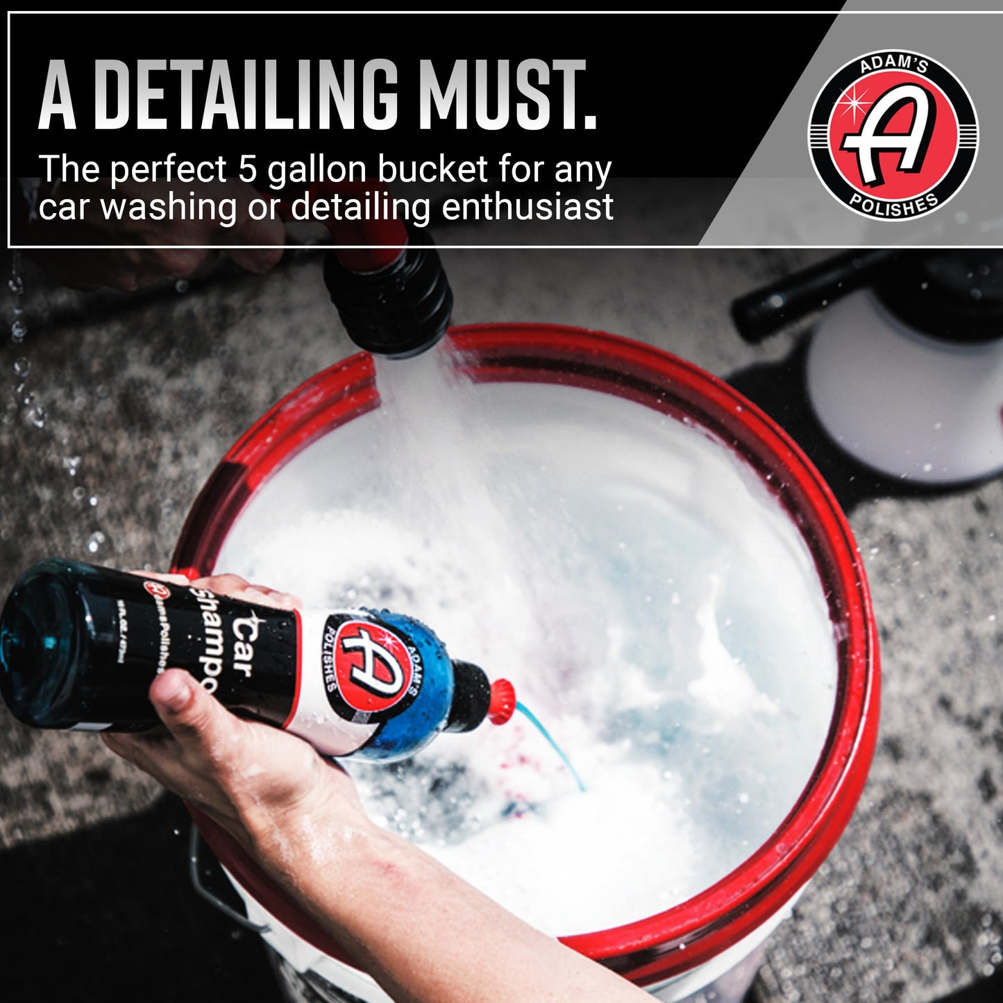 Cubeta de Lavado de Autos Adam's Polishes Blanca con Protector de Arena y Tapa de Sello Gamma para Cochera