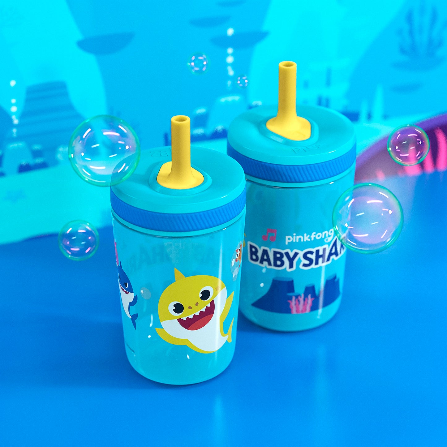 Zak Designs Tiburón bebé de 15 onzas hecho de plástico duradero y silicona, paquete perfecto para niños