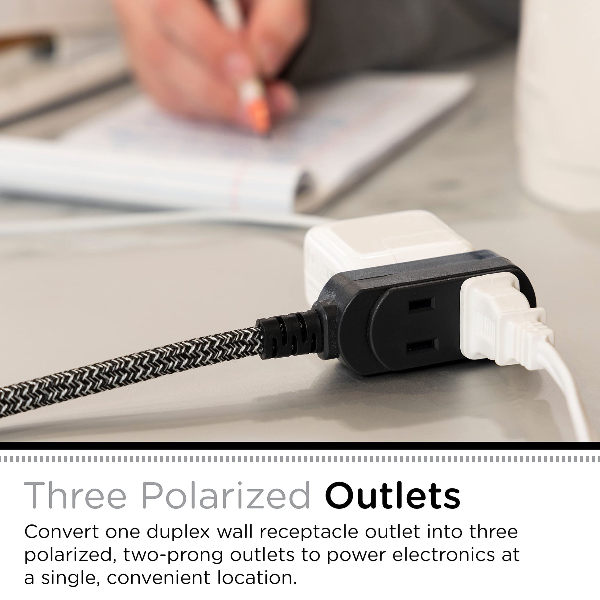 Cordinate Designer, Extension Electrica de 3 salidas polarizadas, Cable Trenzado de 2.4 m (8 pies), Sistema de Seguridad para Trabar, Enchufe Plano, Certificacion ETL, Negro/Gris, 1 paquete, 42841-T1