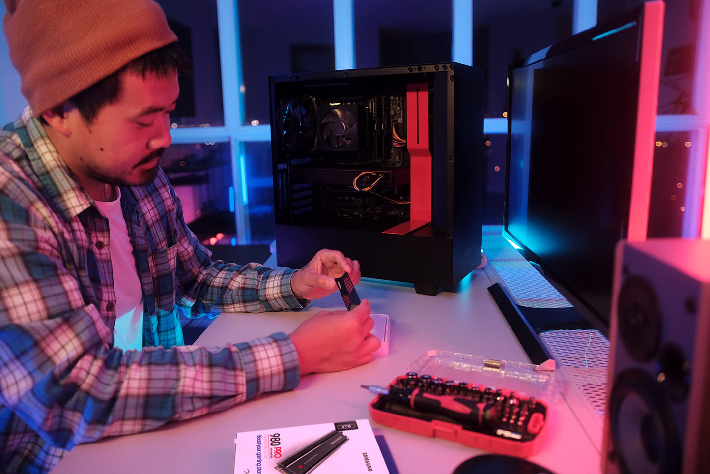 SSD Samsung 990 Pro Rojo con Disipador de Calor de 4 TB para Playstation 5