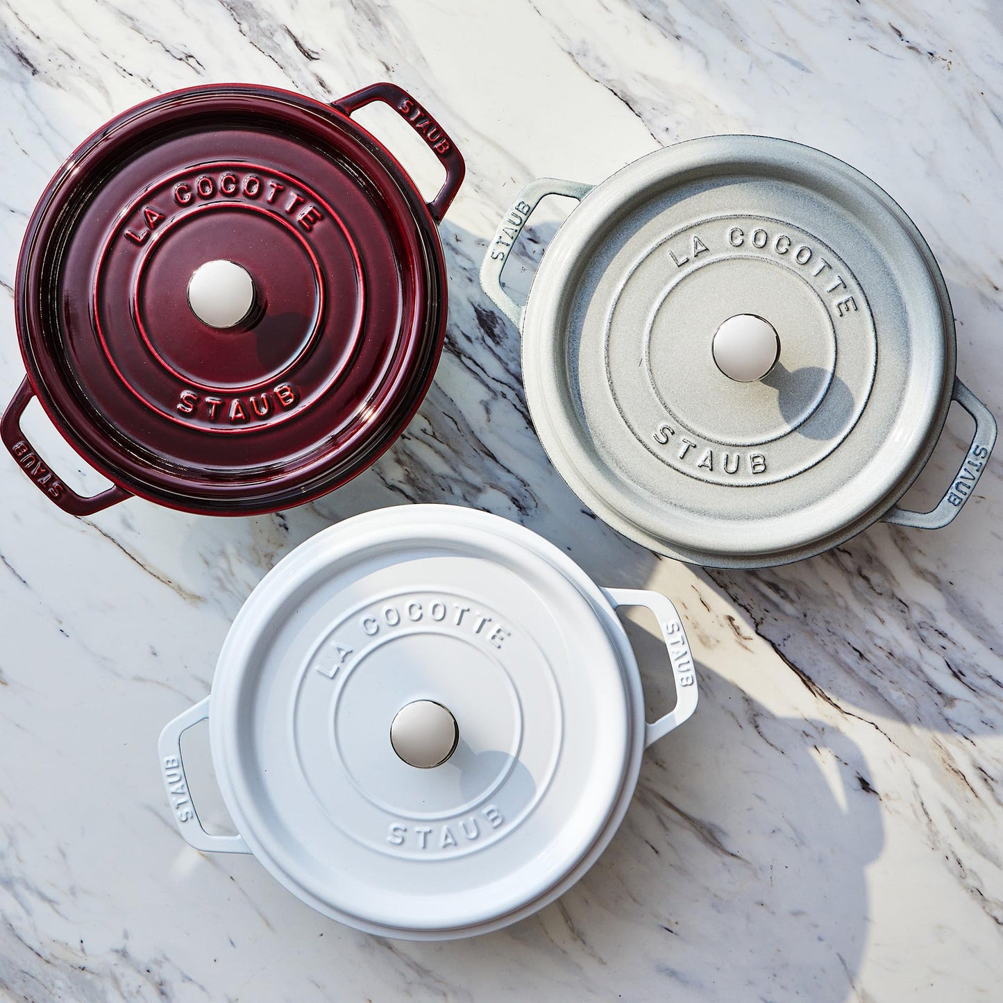 Staub 4-quart redondo Cocotte, Granadina, 3.78 litros, 1
