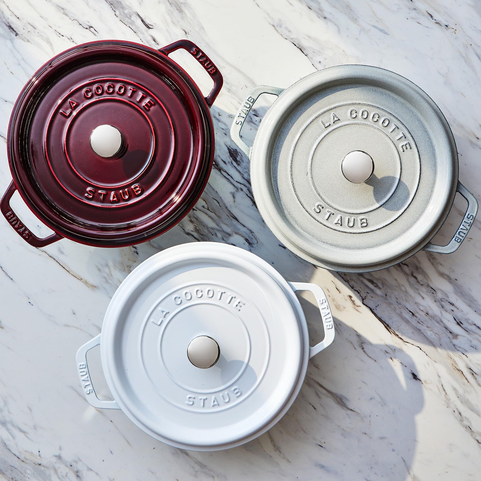 Staub 4-quart redondo Cocotte, Granadina, 3.78 litros, 1
