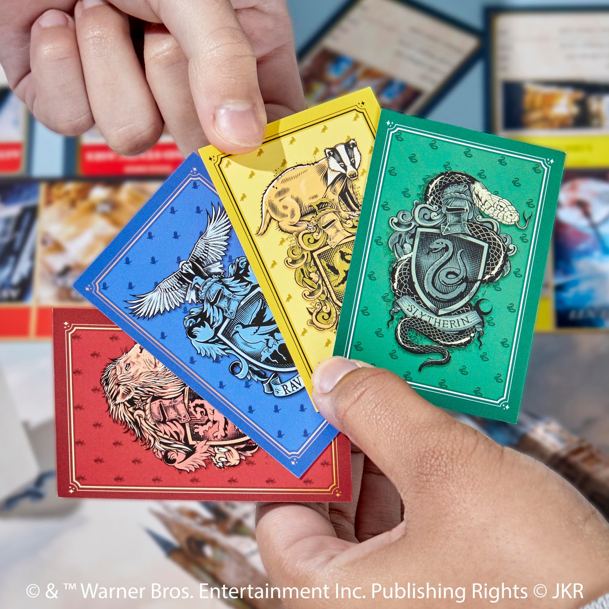 Hasbro Gaming Monopoly Harry Potter Edition Juego de Mesa | Una Aventura mágica en Hogwarts | A Partir de 8 años | 2 a 6 Jugadores | Juegos Familiares | Regalos para niños y Adultos