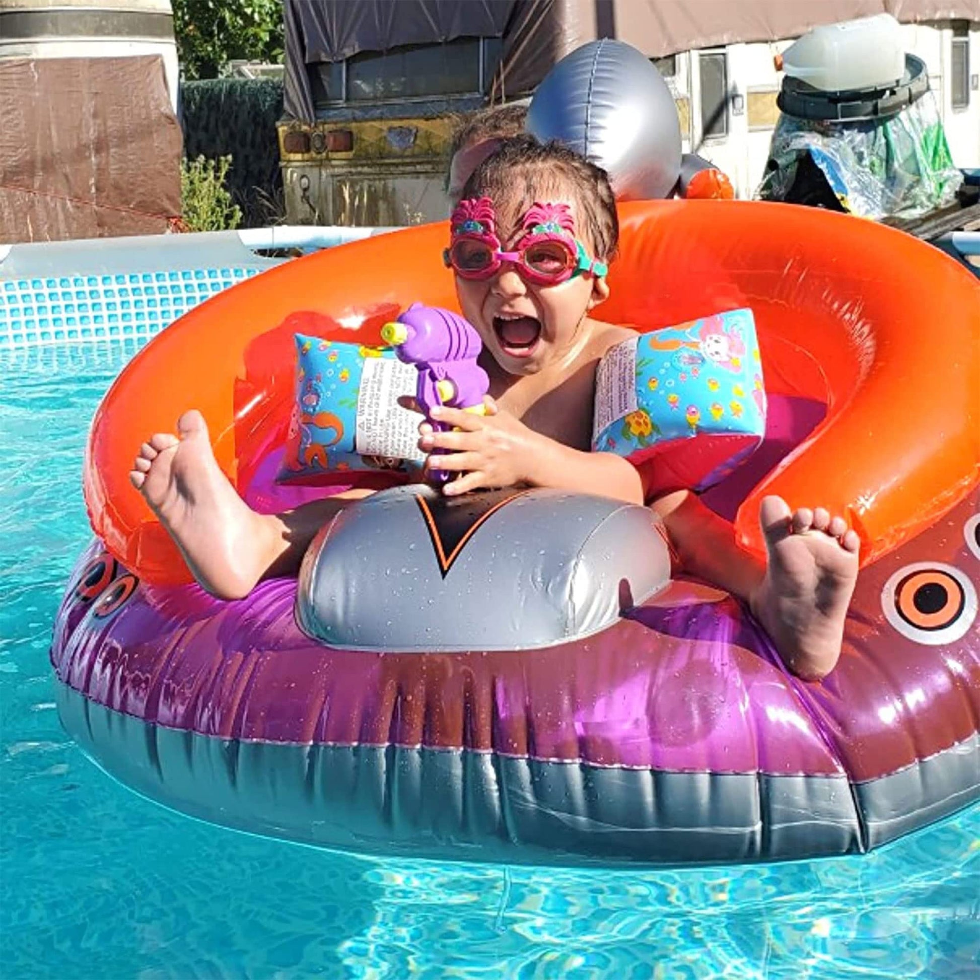 Flotador Swimline UFO 45 Inch Spaceship Squirter