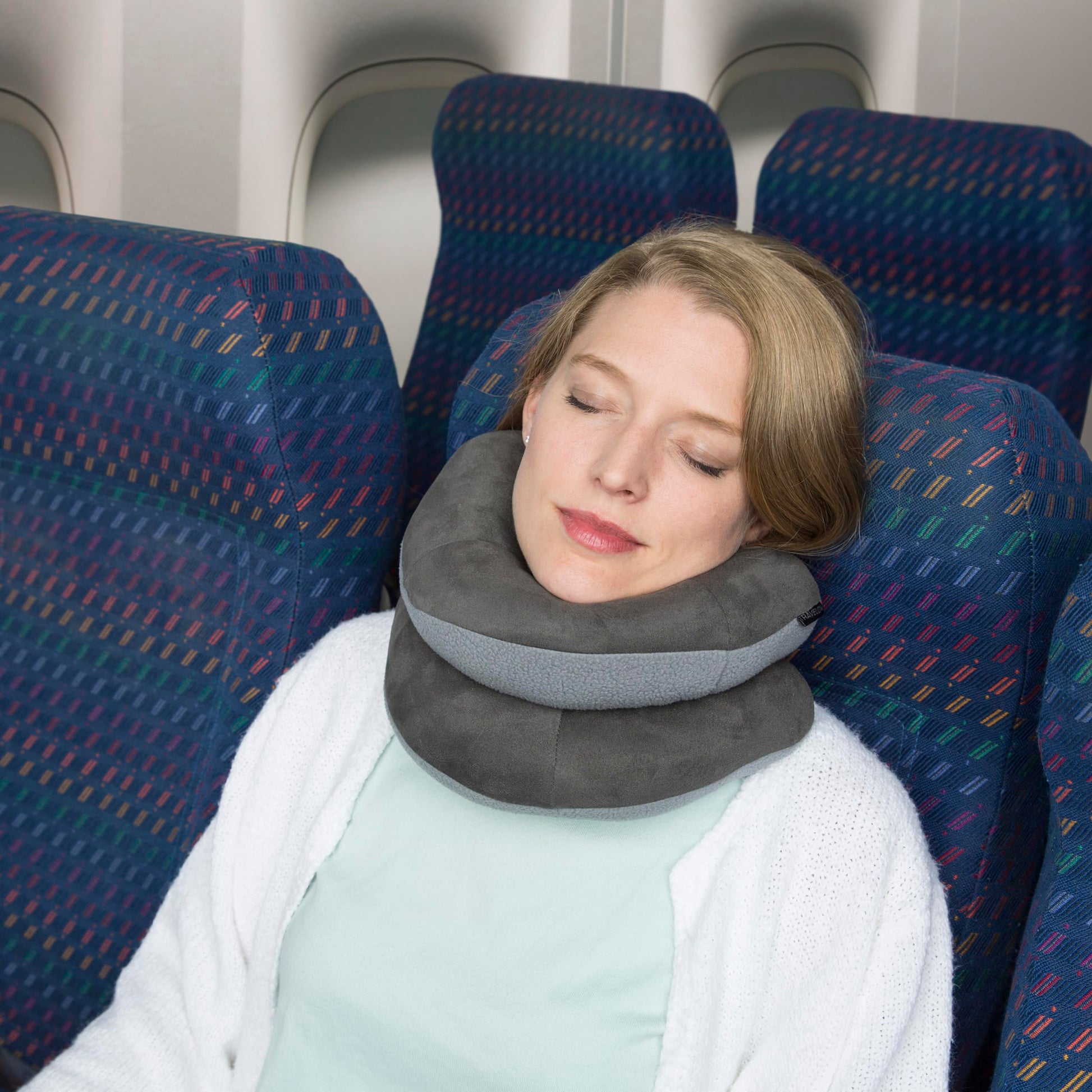 Almohada Travelon Deluxe Wrap-n-Rest Gris Oscuro Gris Claro