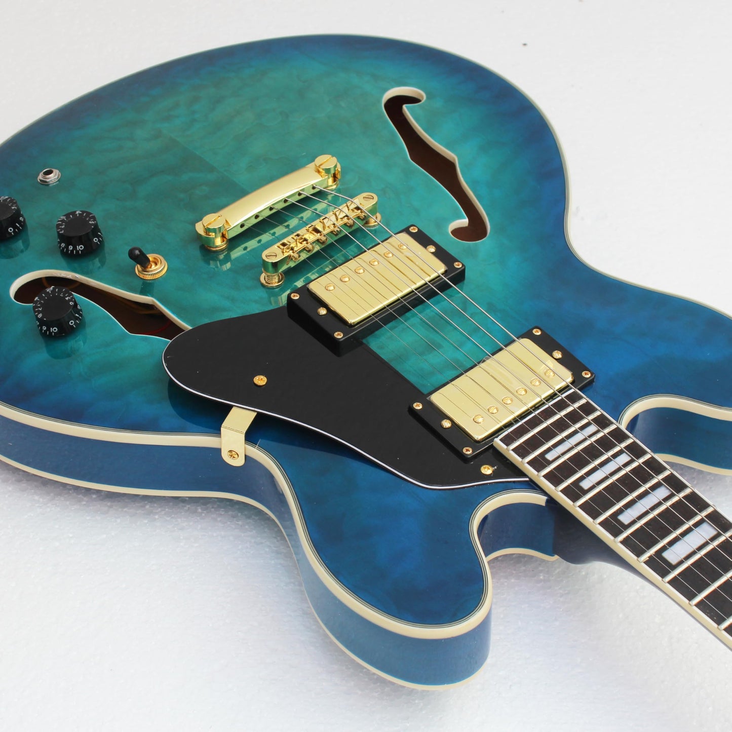 Guitarra eléctrica semihueca