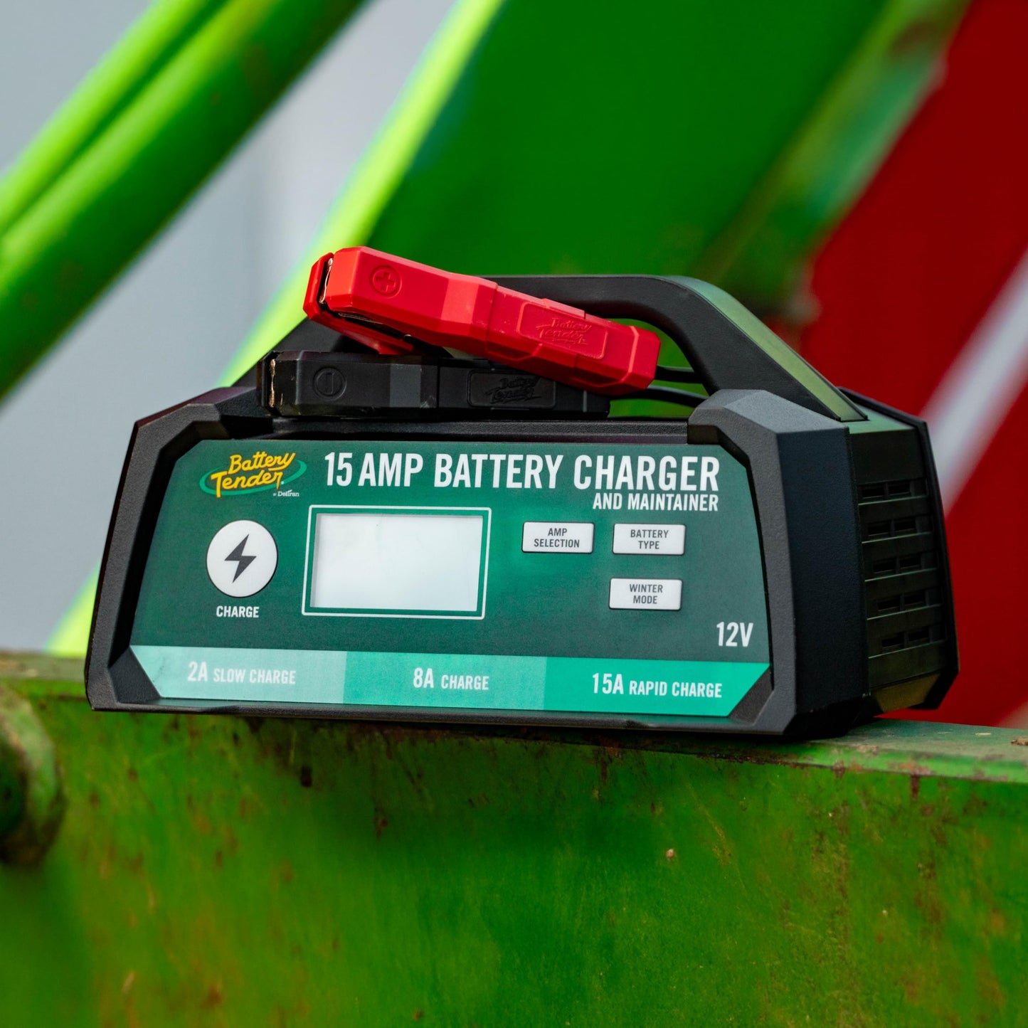 Battery Tender - Cargador y mantenedor de batería de 15 amperios, 12 V, conmutable 15 amperios, 8 amperios, 2 amperios, Gel AGM estándar de química Seleccionable, visualización LCD, 022-0234-DL-WH