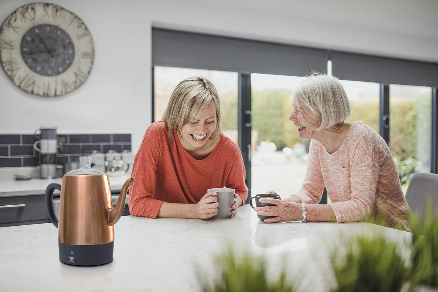 Cafetera eléctrica Moss & Stone de acero inoxidable para 10 tazas, cafetera eléctrica con función de mantener caliente, cafetera eléctrica de acero inoxidable para 10 tazas con cesta para café
