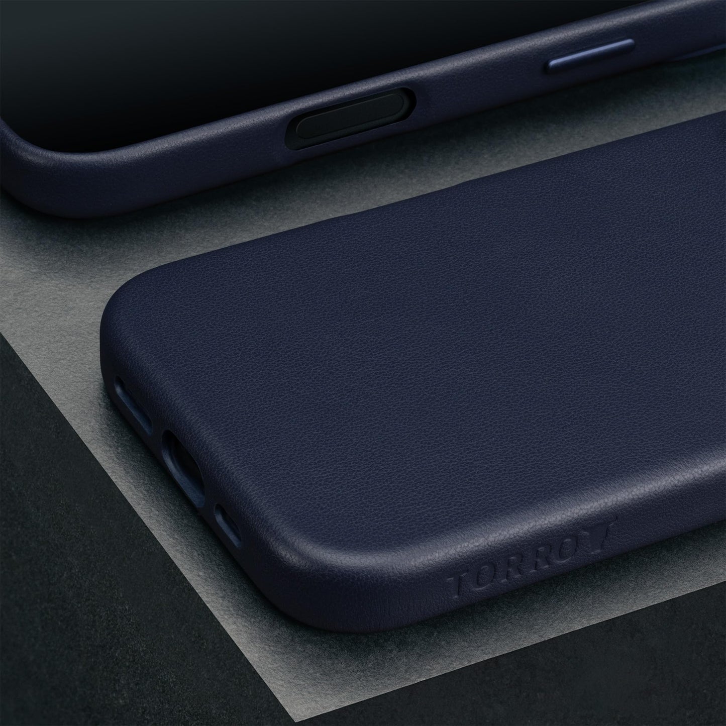 TORRO Funda Compatible con iPhone 16 Pro – Funda Delgada de Cuero de Primera Calidad Compatible con MagSafe (Azul Marino)