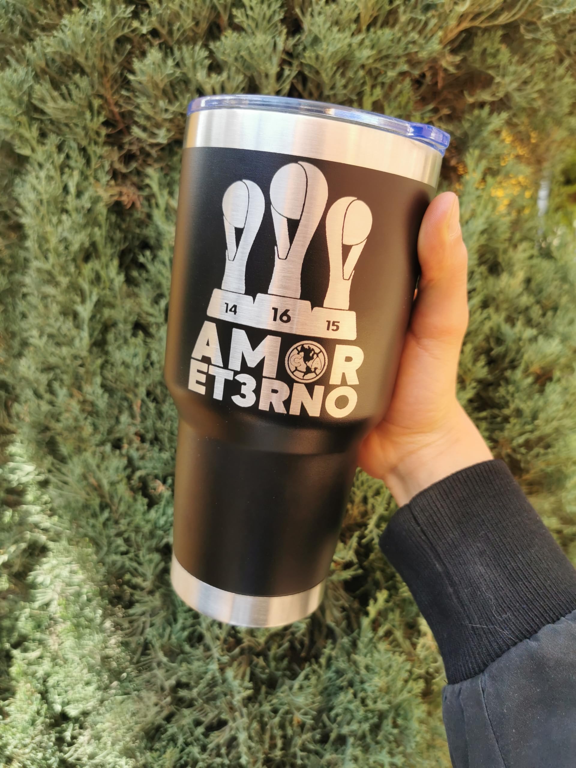 Termo para cafe del America Tricampeon,Vaso Termico Liga Mx Futbol Regalo Mantiene Bebidas Calientes Frias Doble Pared Acero Inoxidable Termo grabado Laser (America Amor Eterno 30oz Negro)