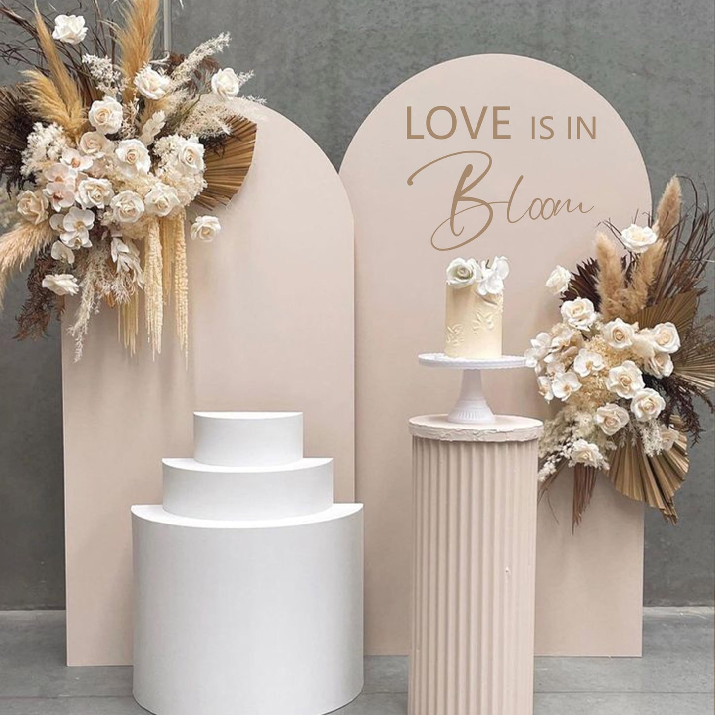 Calcomanía de pared Love is in Bloom – Fondo de despedida de soltera, despedida de soltera, compromiso, suministros de fiesta de San Valentín, decoración de fiesta de boda con suministros de fiesta café (calcomanía Love is in Bloom)