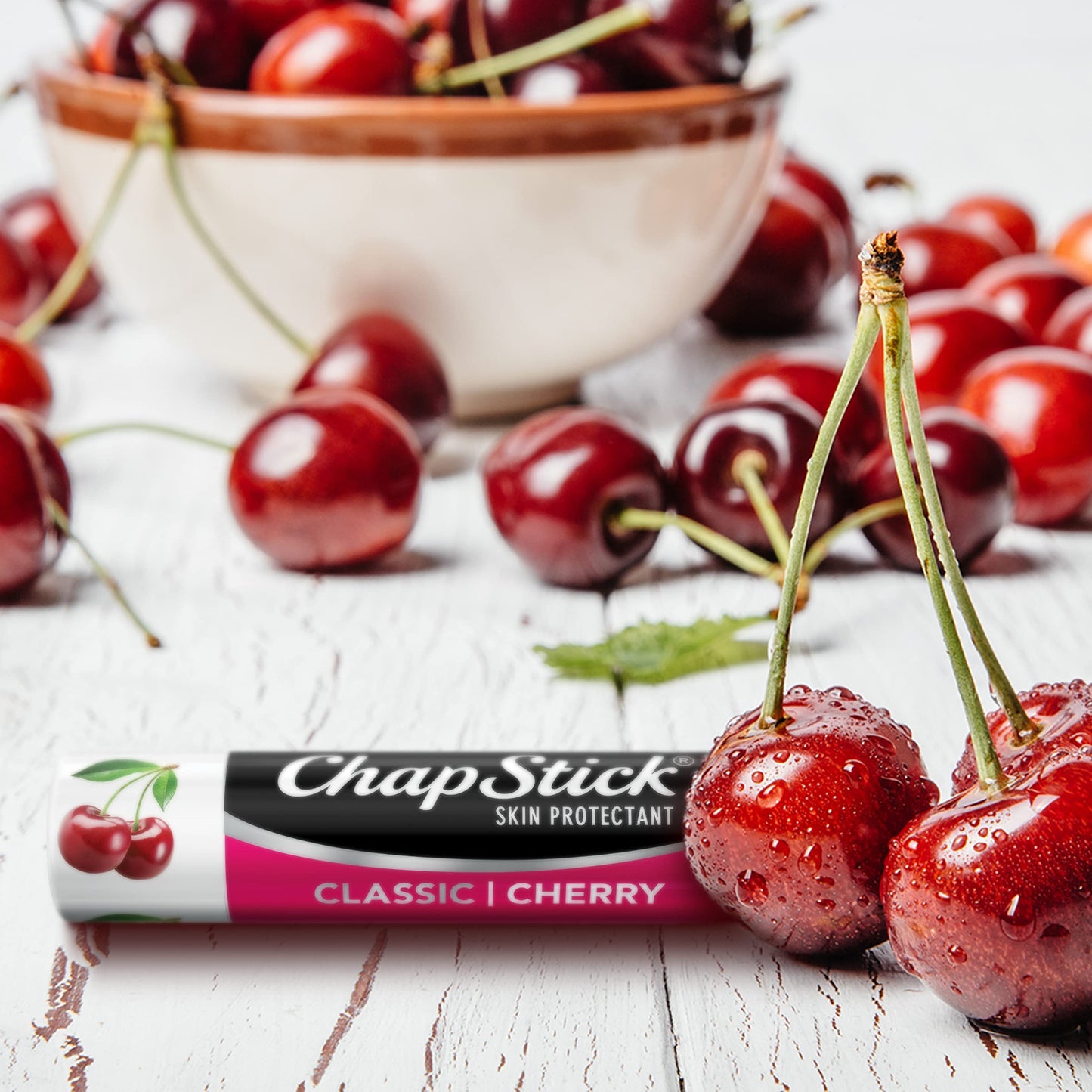 ChapStick- Bálsamo labial, cereza clásica, paquete de 3 (12 juegos/36 tubos), cuidado labial a granel, afrutado y dulce, 0,15 oz cada uno