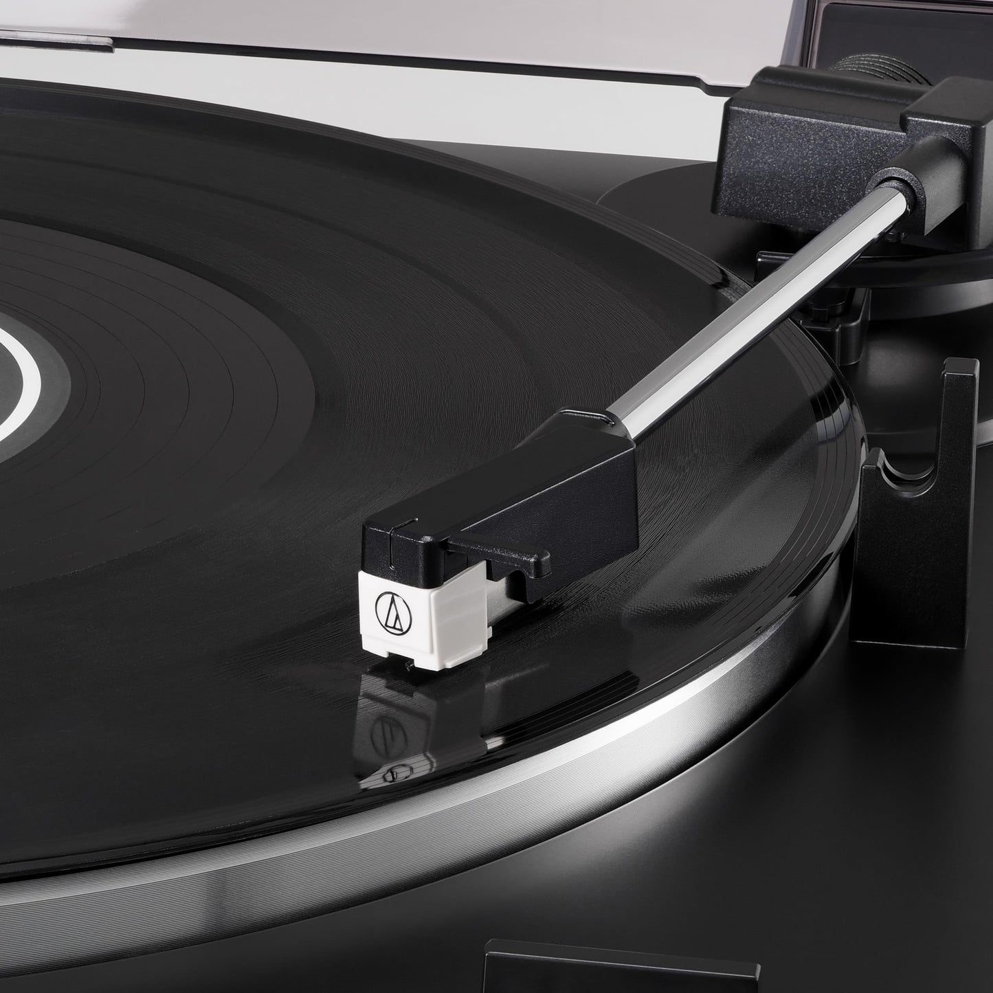 Audio-Technica - Tocadiscos AT-LP60X-BK Totalmente automático con transmisión por Correa, velocidades de 33/45 RPM (Negro)