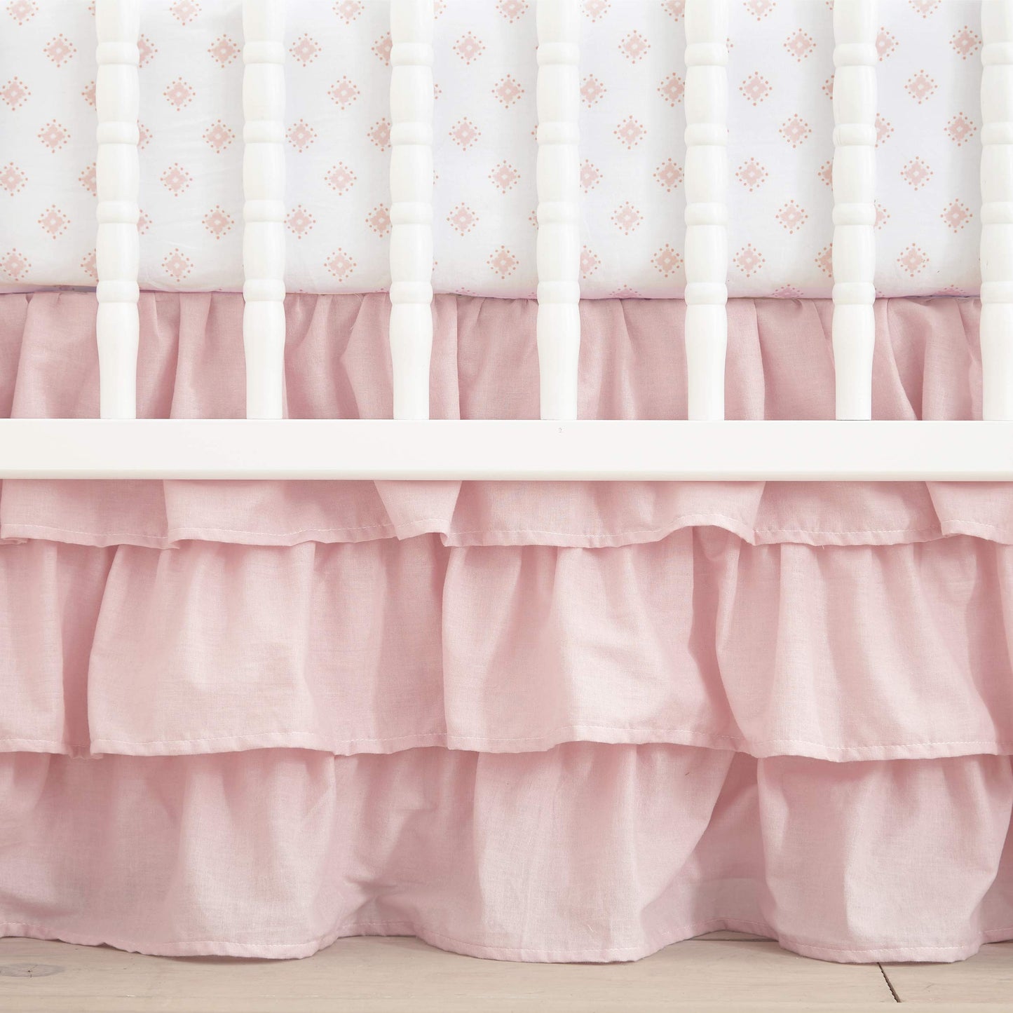 Levtex Baby - Juego de Cama para Cuna de Sauce, Juego de guardería para bebé, Color Rosa, Suave, Juego de 5 Piezas, Incluye Colcha, sábana Bajera, apilador de pañales, calcomanía de Pared y Falda de