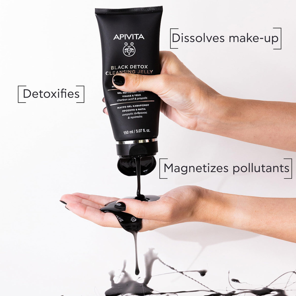 Apivita Gel Limpiador Black Detox 150ml – Rostro y ojos, limpiador facial y desmaquillante - Lavado facial natural con carbón activado y propóleo - Atrae contaminantes como un imán, deja la piel fresca