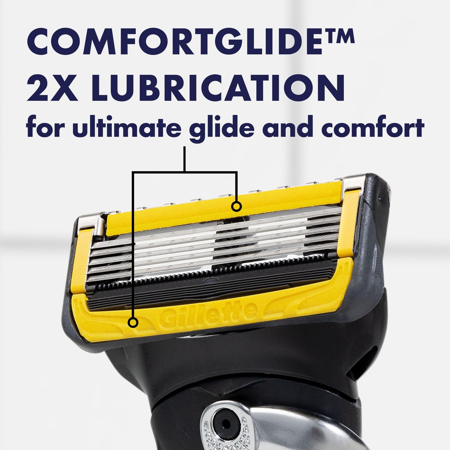 Gillette - Set de regalo de afeitado Fusion Proshield para hombre, 8 recambios de cuchillas Fusion Proshield, 1 mango de afeitar, 1 funda de afeitar