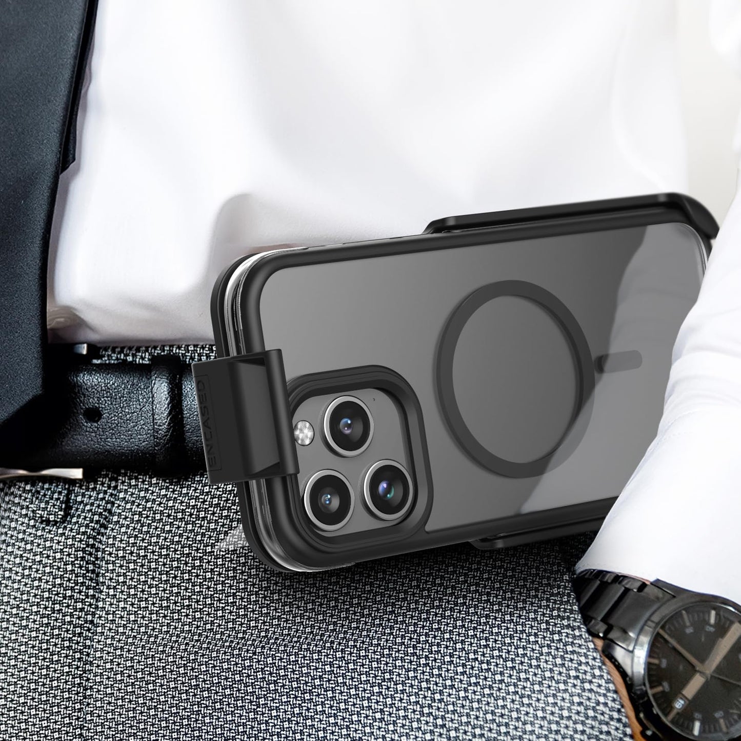 Funda magnética recubierta diseñada para iPhone 15 Pro con funda de clip para cinturón, compatible con MagSafe (transparente)