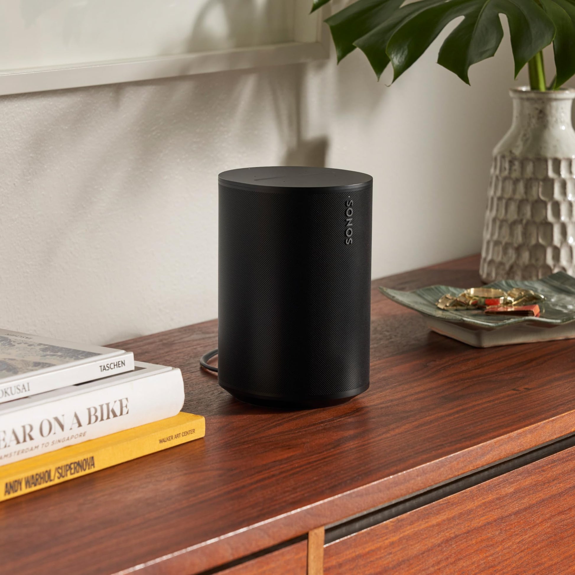 Sonos Era 100 Bocina Inalámbrica con Acústica y Conectividad de Última Generación Wi-Fi y Bluetooth - Negro