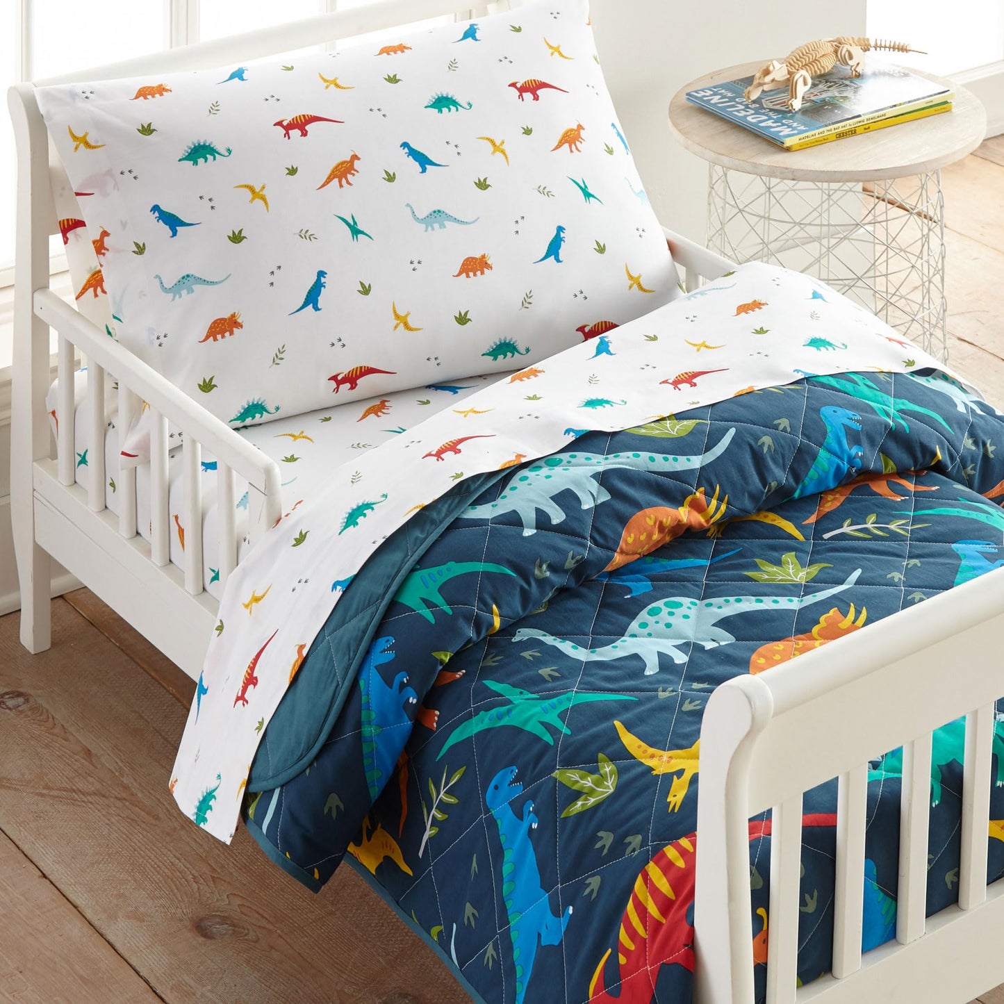 Wildkin - Cama Infantil de 4 Piezas en una Bolsa - Edredón de algodón, sábanas y Fundas de Almohada para Abrazos acogedores - Dinosaurios jurásicos