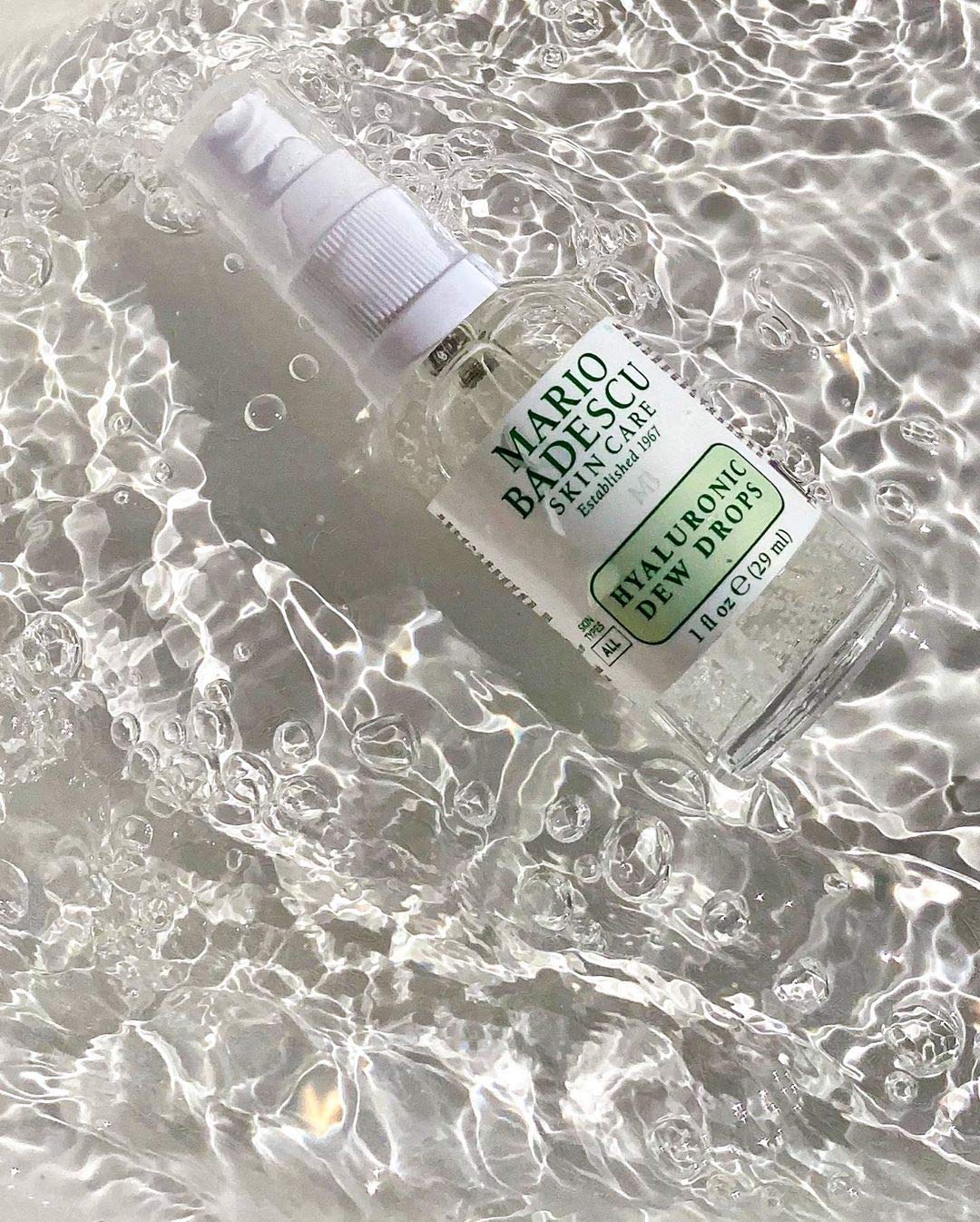 Mario Badescu Gotas de rocío hialurónico para todo tipo de piel – Gel-suero hidratante híbrido con hialuronato de sodio, niacinamida y extractos botánicos para un brillo húmedo y similar al vidrio – 29 ml