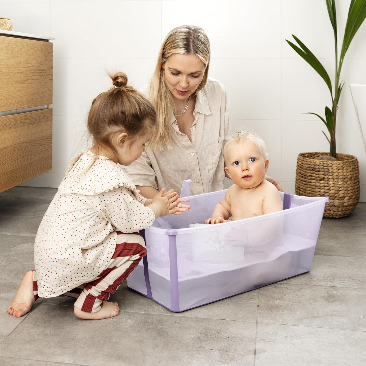 Stokke Flexi Bath, Lavender - Bañera plegable para bebé - Ligera, duradera y fácil de guardar - Práctica para usar en casa o de viaje - Para recién nacidos y bebés