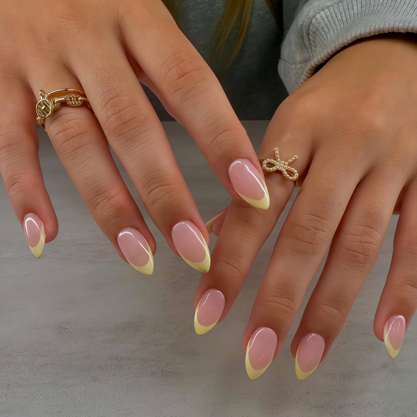 SXVME 30 Uñas Postizas Amarillas Francesas, Almendradas Cortas, Con Pegamento, Forma De Estilete Medio, Uñas Acrílicas Naturales Para Mujer, 15 Tamaños.