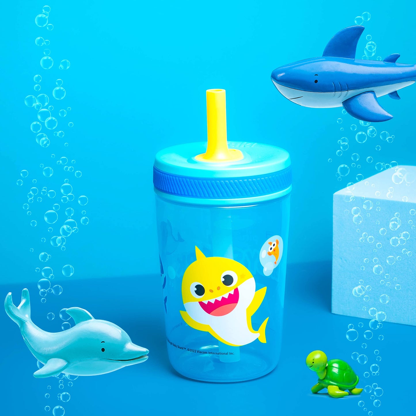 Zak Designs Tiburón bebé de 15 onzas hecho de plástico duradero y silicona, paquete perfecto para niños