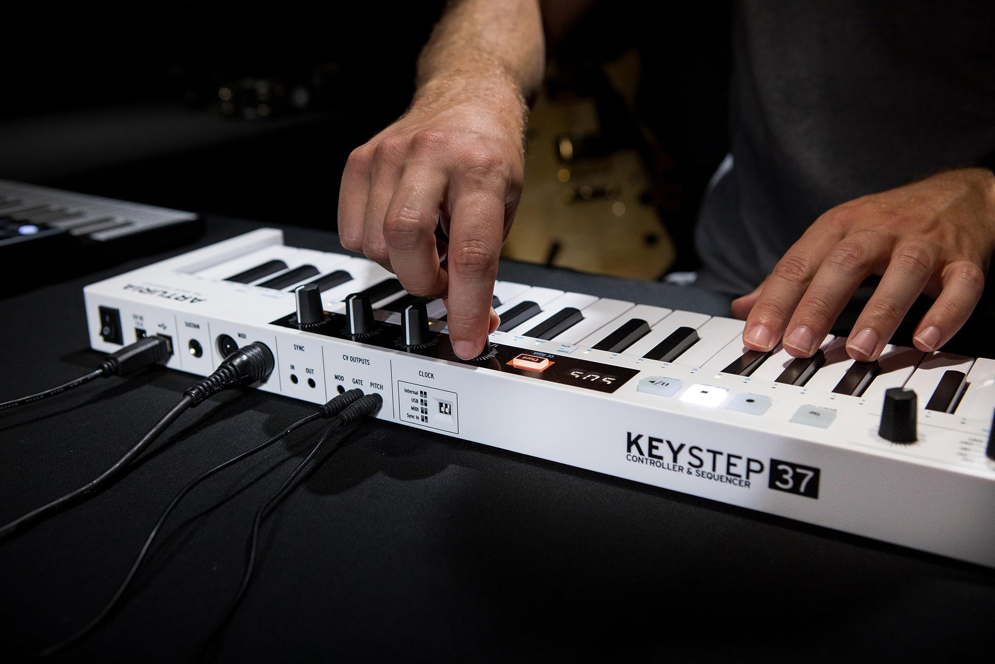 Arturia KeyStep 37 driver y secuenciador USB/MIDI/CV driver de teclado