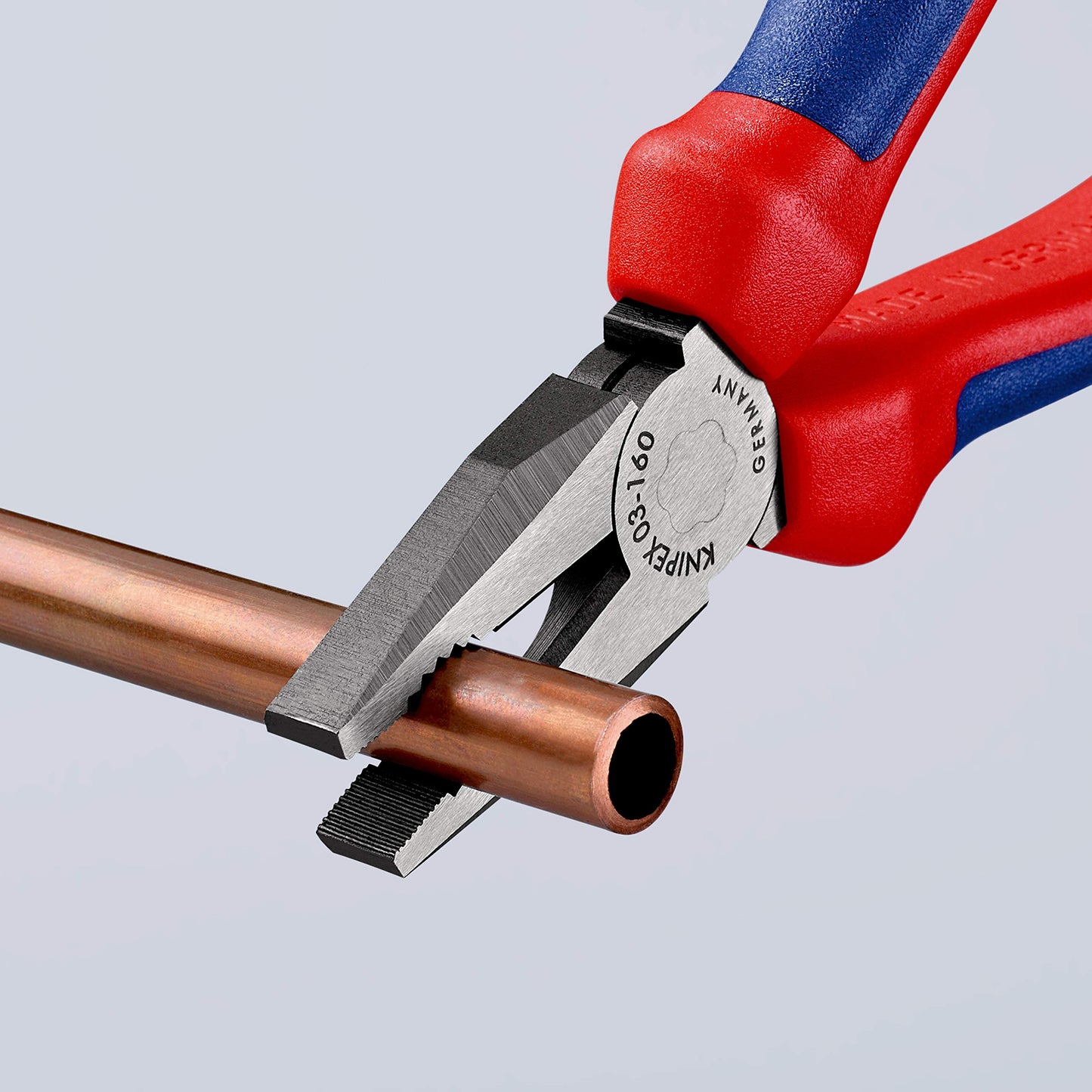Knipex 03 02 160 SB Alicate Universal Atramentado con Fundas en Dos Componentes, color Negro, 160 mm