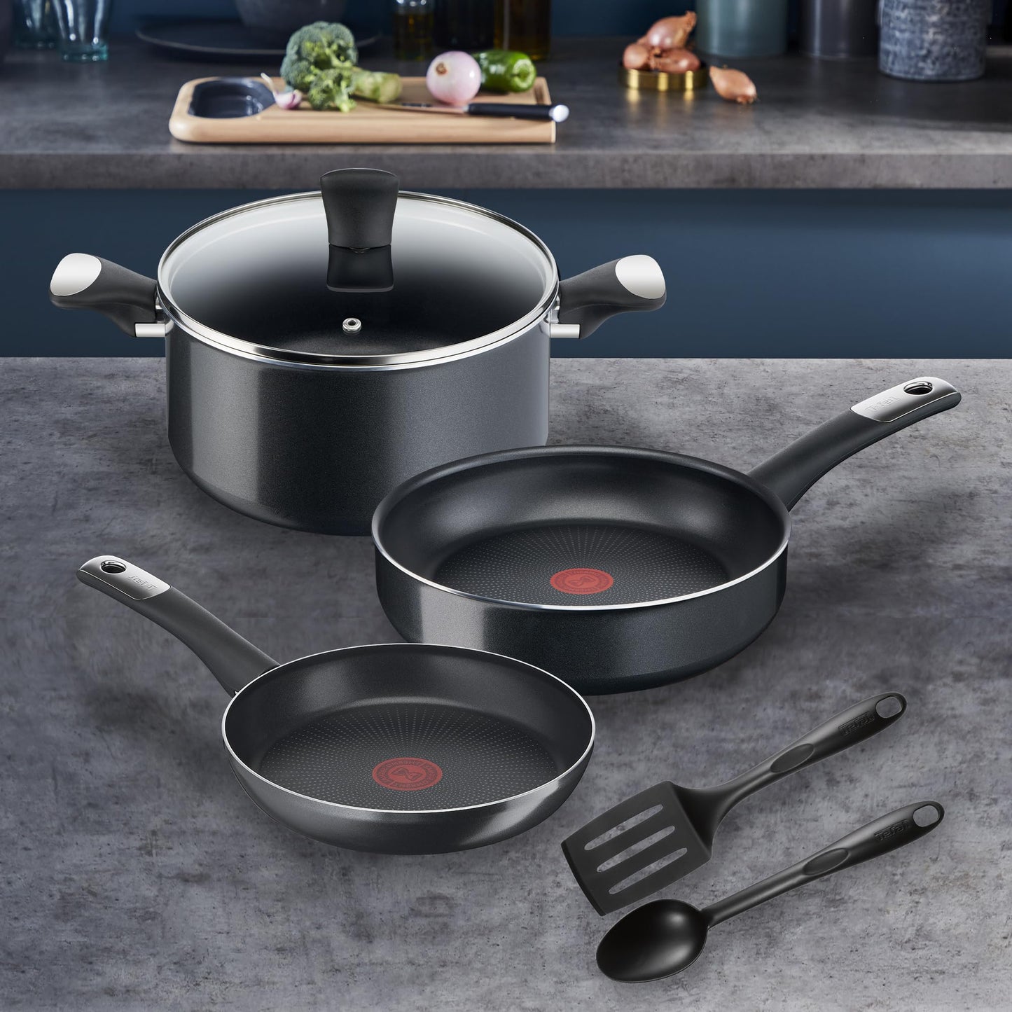 Batería de Cocina T-fal Hard Titanium Plus Negro 6 Piezas Antiadherente Duradero